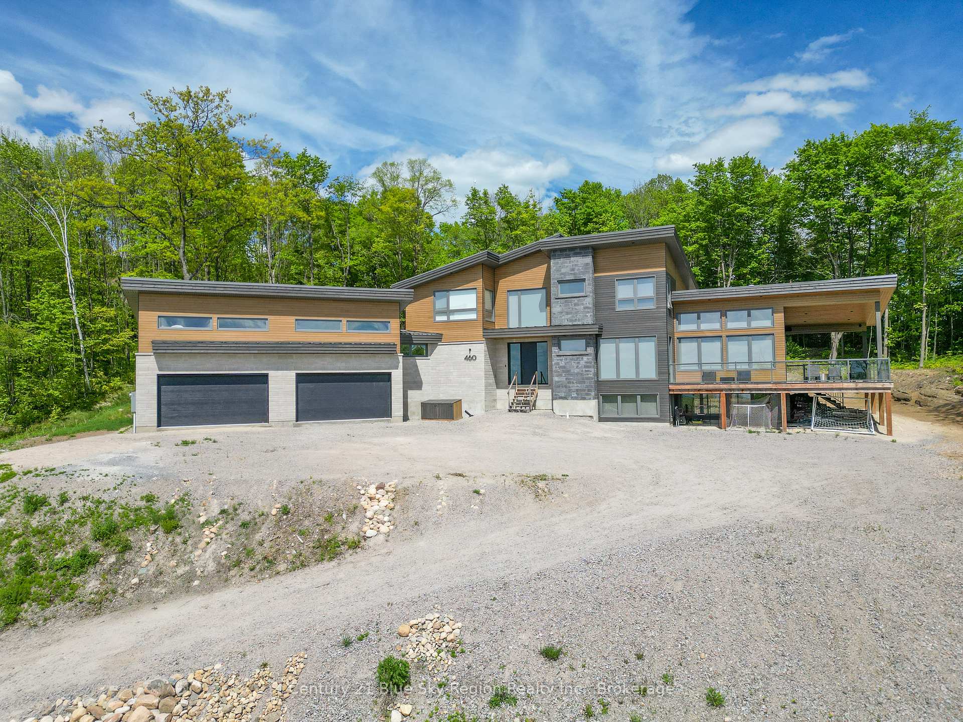 Photo 2 of 460 Surrey Drive, North Bay, Airport — HOMEH