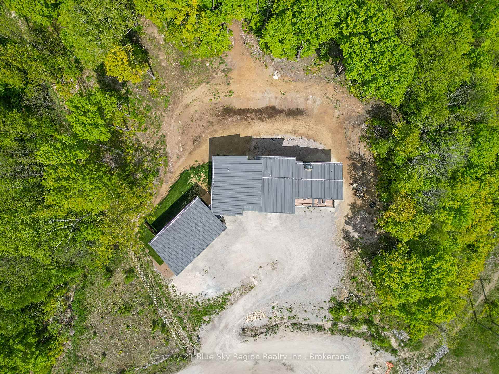 Photo 11 of 460 Surrey Drive, North Bay, Airport — HOMEH