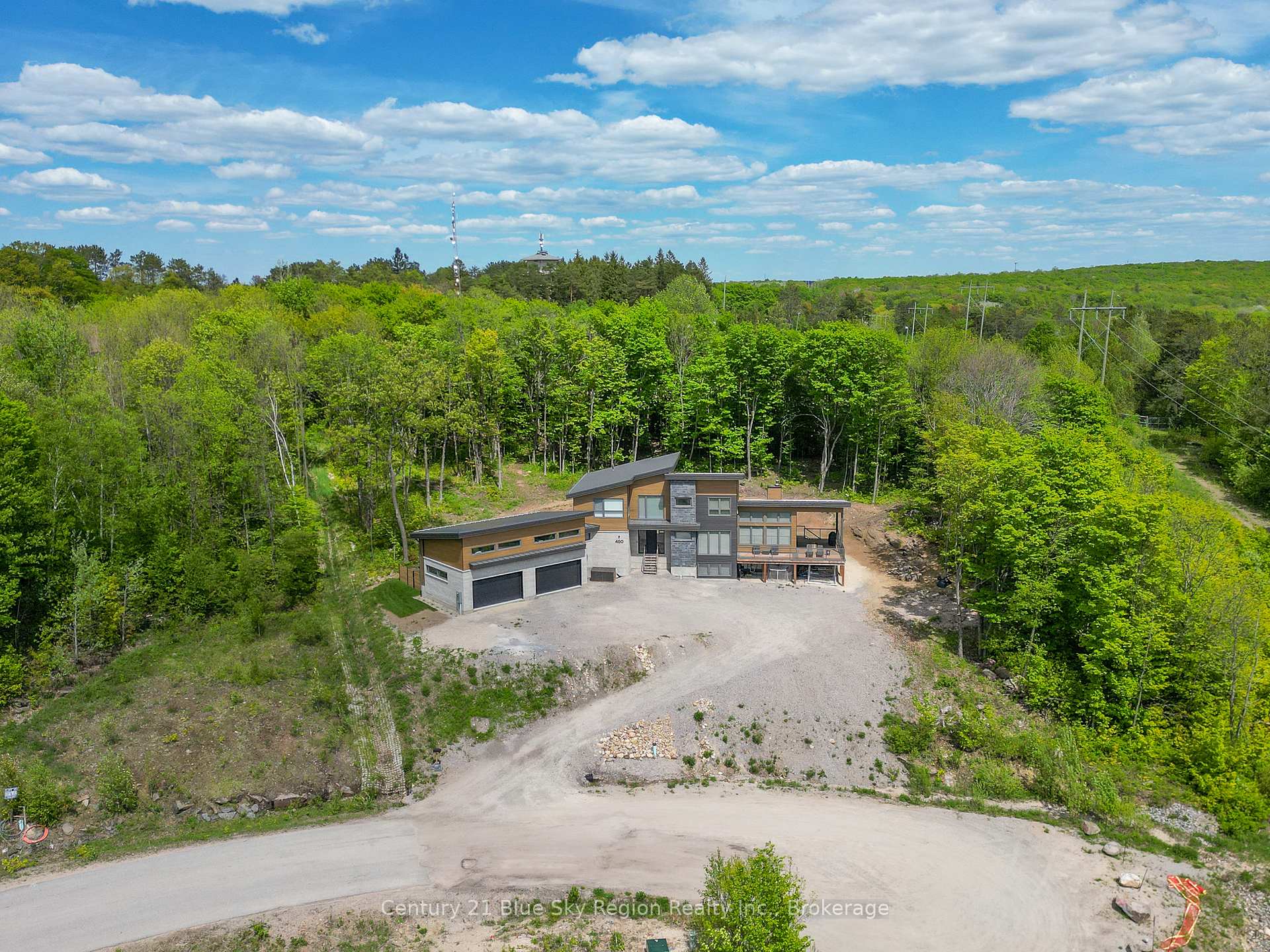Photo 13 of 460 Surrey Drive, North Bay, Airport — HOMEH