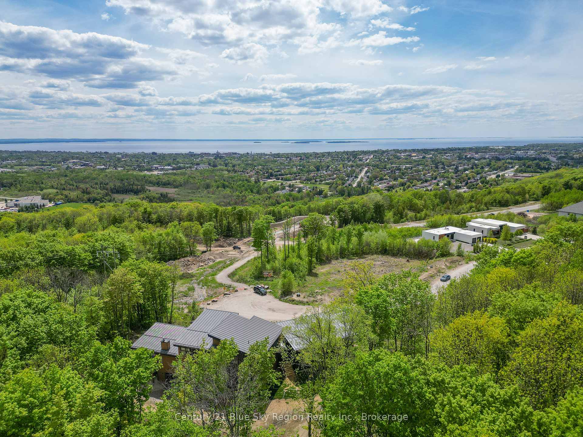 Photo 15 of 460 Surrey Drive, North Bay, Airport — HOMEH