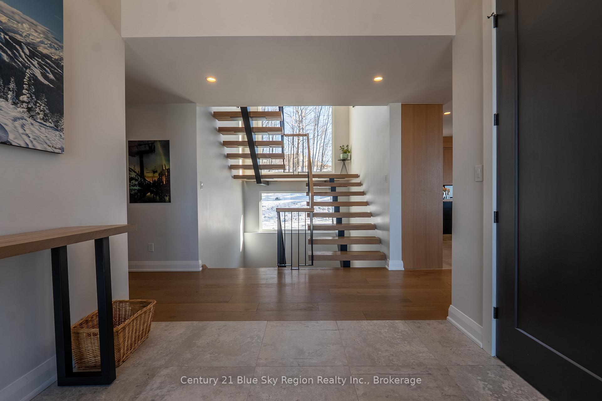 Photo 18 of 460 Surrey Drive, North Bay, Airport — HOMEH
