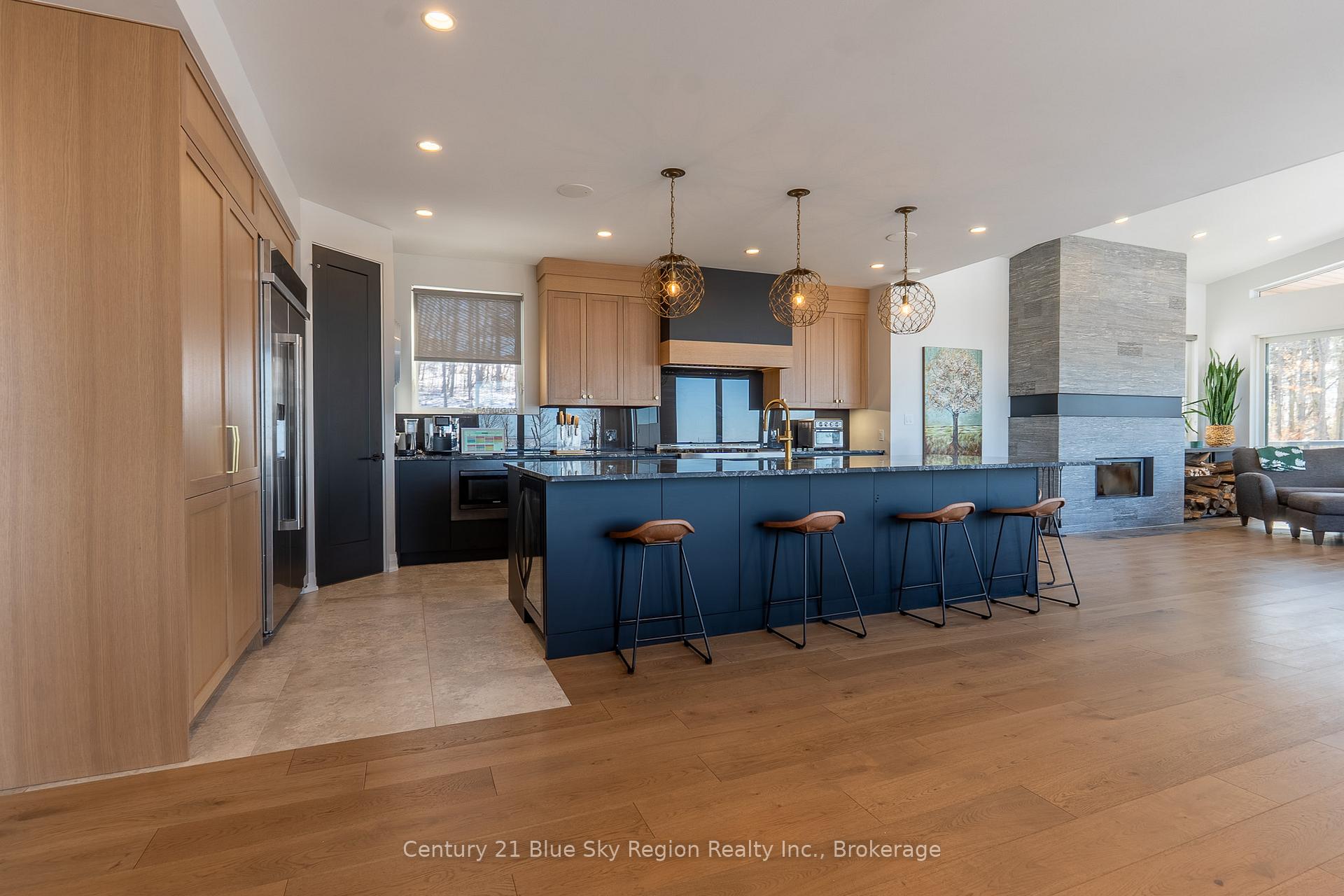 Photo 22 of 460 Surrey Drive, North Bay, Airport — HOMEH