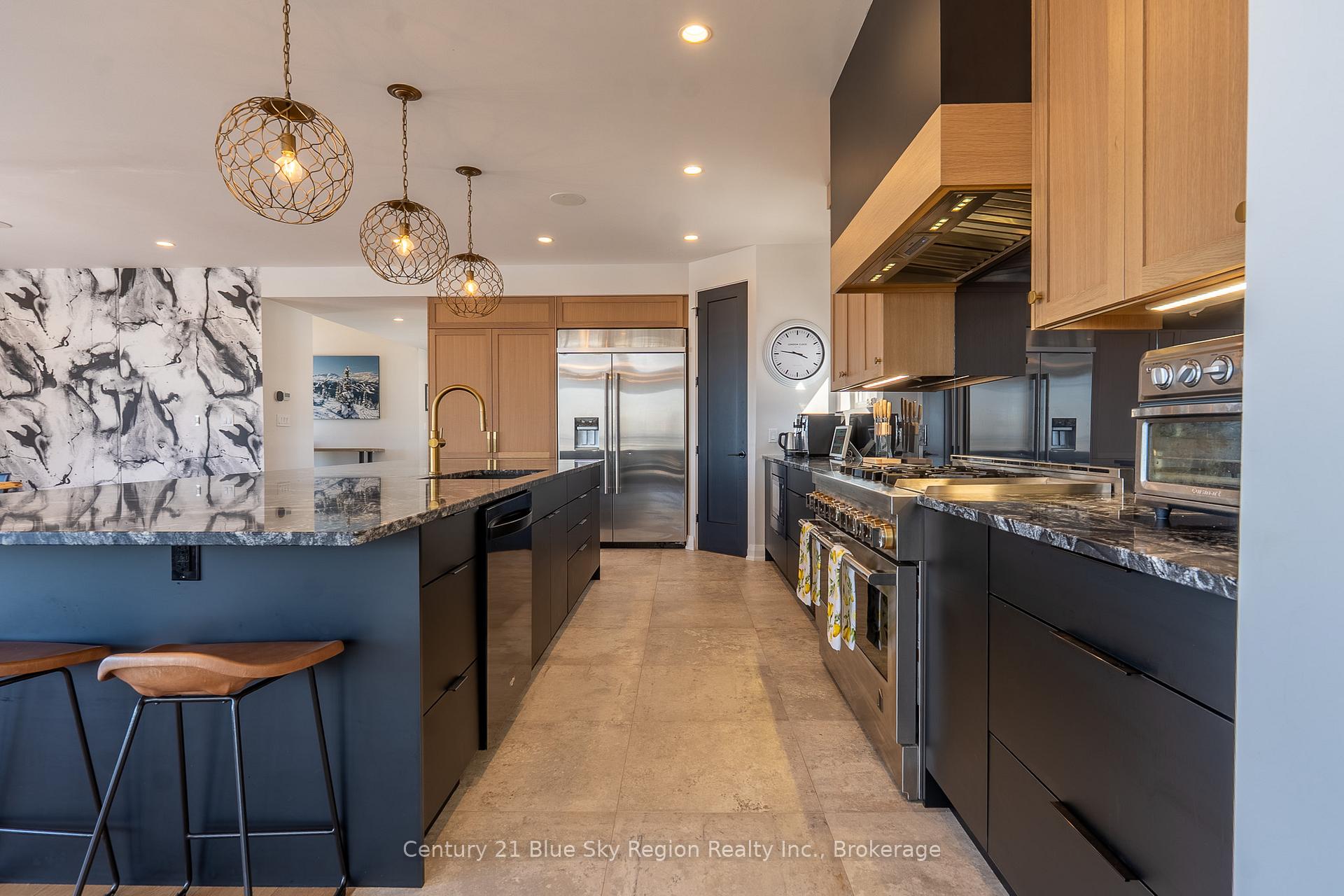 Photo 25 of 460 Surrey Drive, North Bay, Airport — HOMEH