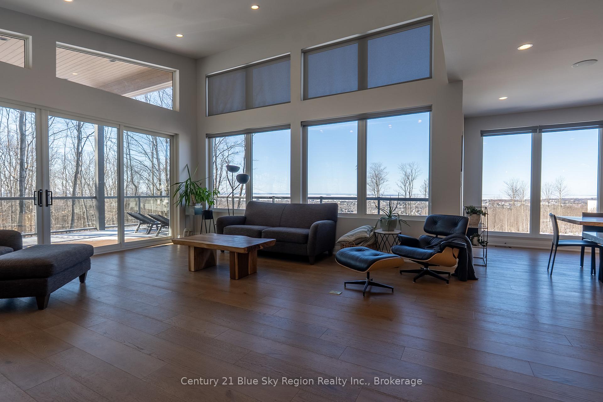 Photo 32 of 460 Surrey Drive, North Bay, Airport — HOMEH