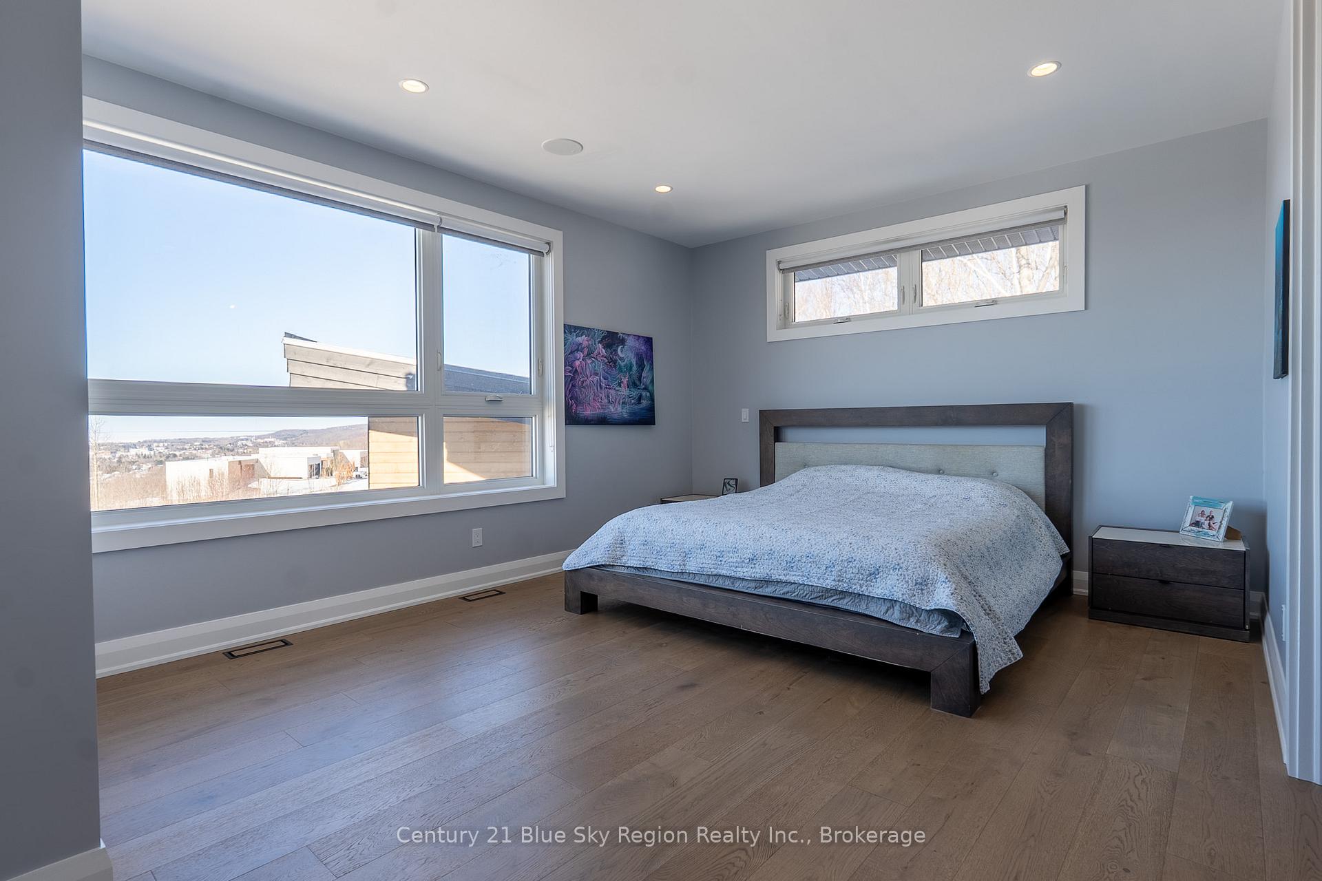 Photo 35 of 460 Surrey Drive, North Bay, Airport — HOMEH