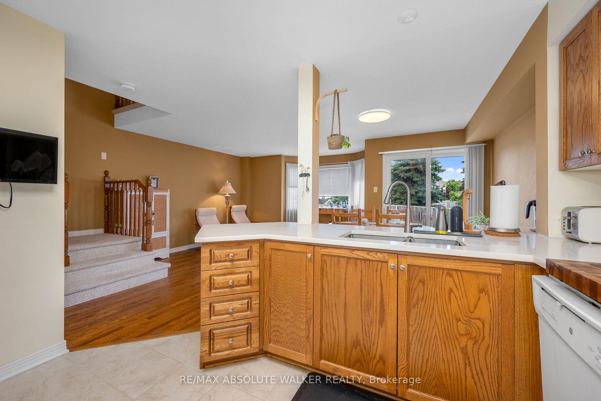 Photo 9 of 1183 Lichen Avenue, Ottawa, Avalon East — HOMEH