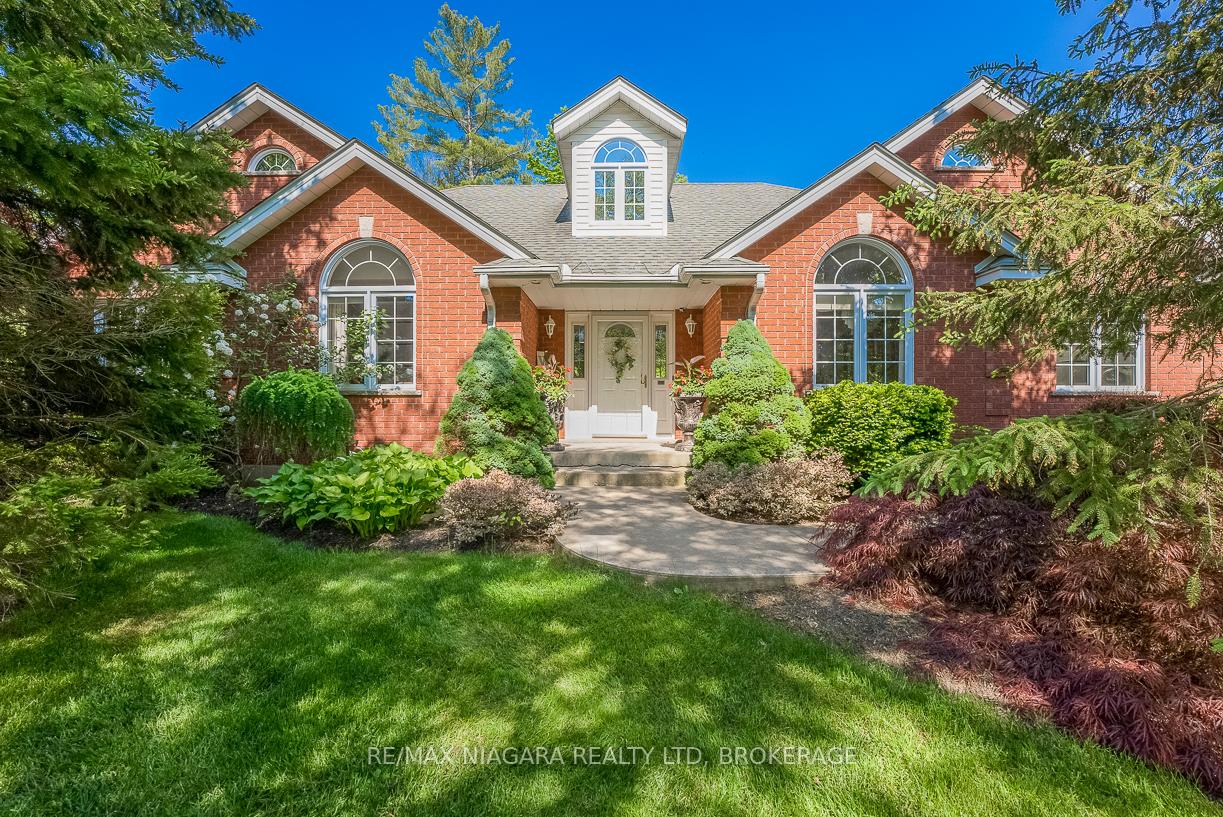 Photo 1 of 1021 Staines Street, Pelham, Fonthill — HOMEH