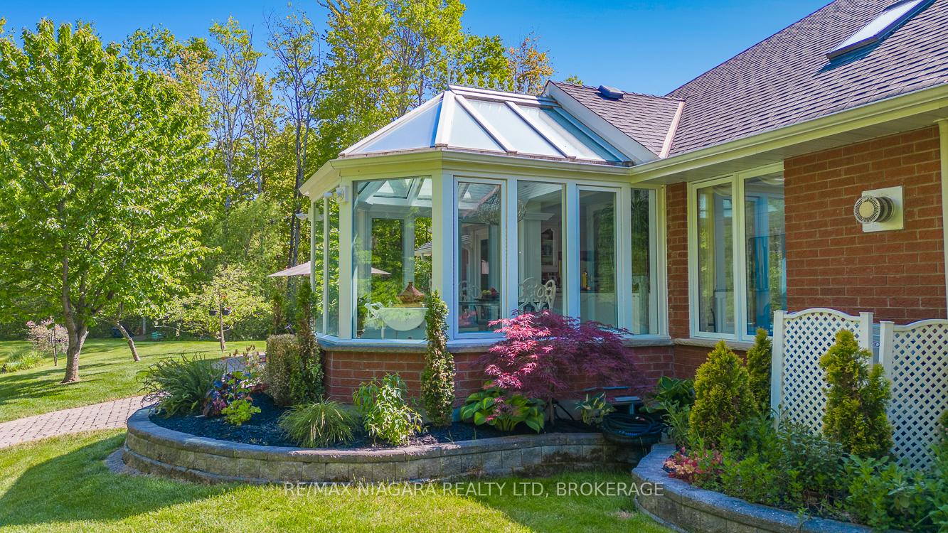 Photo 4 of 1021 Staines Street, Pelham, Fonthill — HOMEH