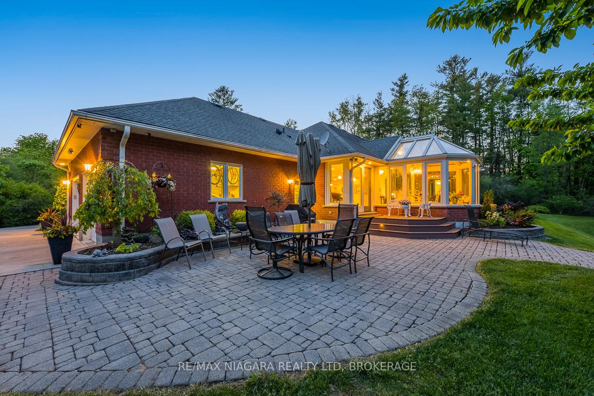 Photo 11 of 1021 Staines Street, Pelham, Fonthill — HOMEH