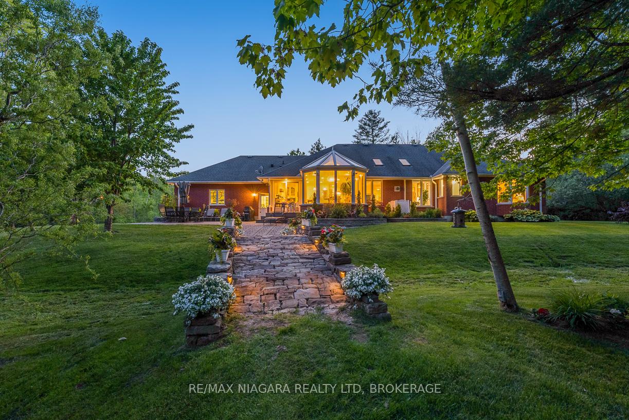 Photo 12 of 1021 Staines Street, Pelham, Fonthill — HOMEH
