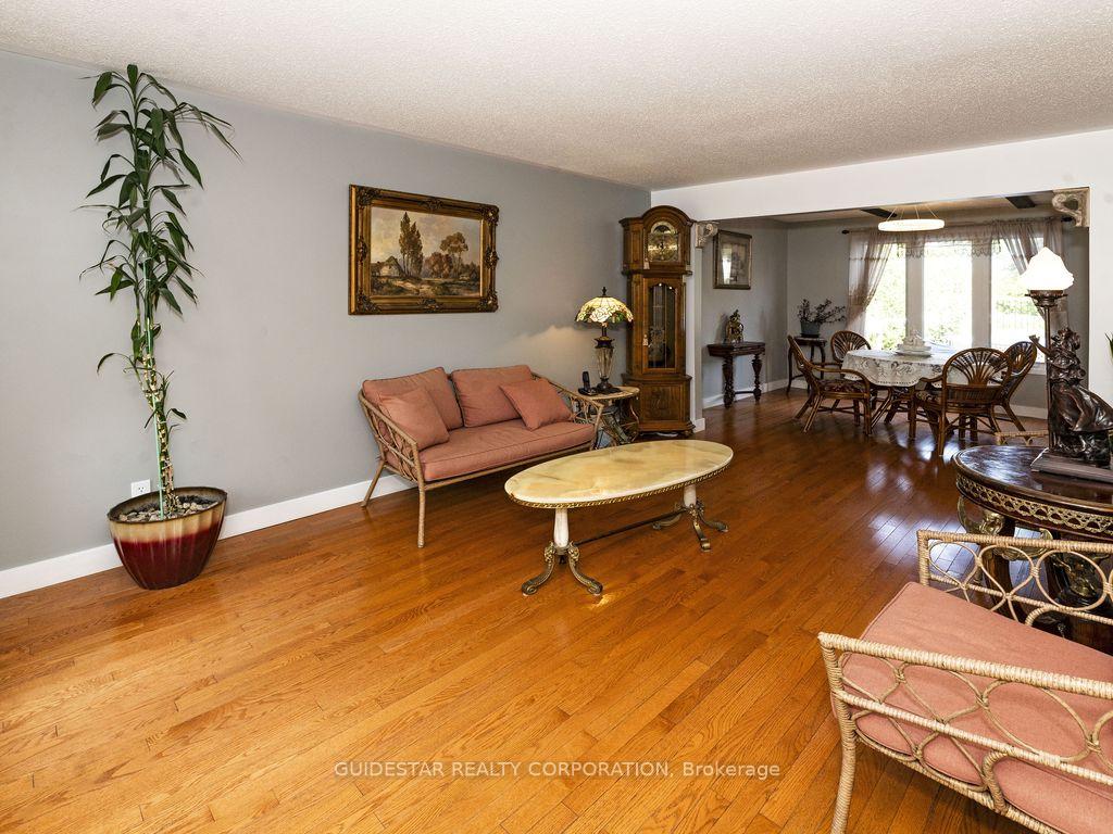 Photo 3 of 1639 Toulouse Crescent, Ottawa, Orleans/Sunridge — HOMEH