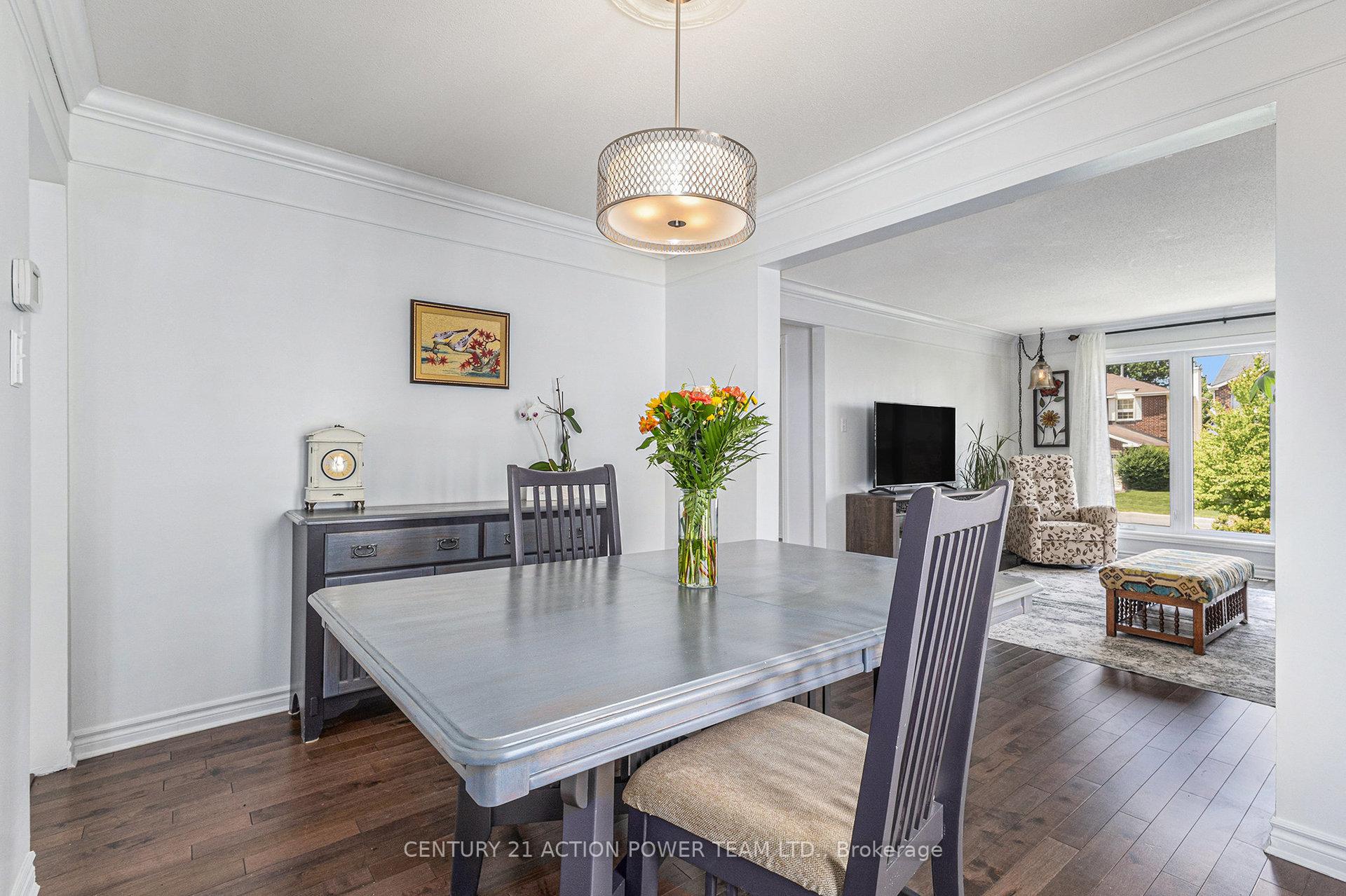 Photo 8 of 614 Chenier Way, Ottawa, Fallingbrook/Pineridge — HOMEH