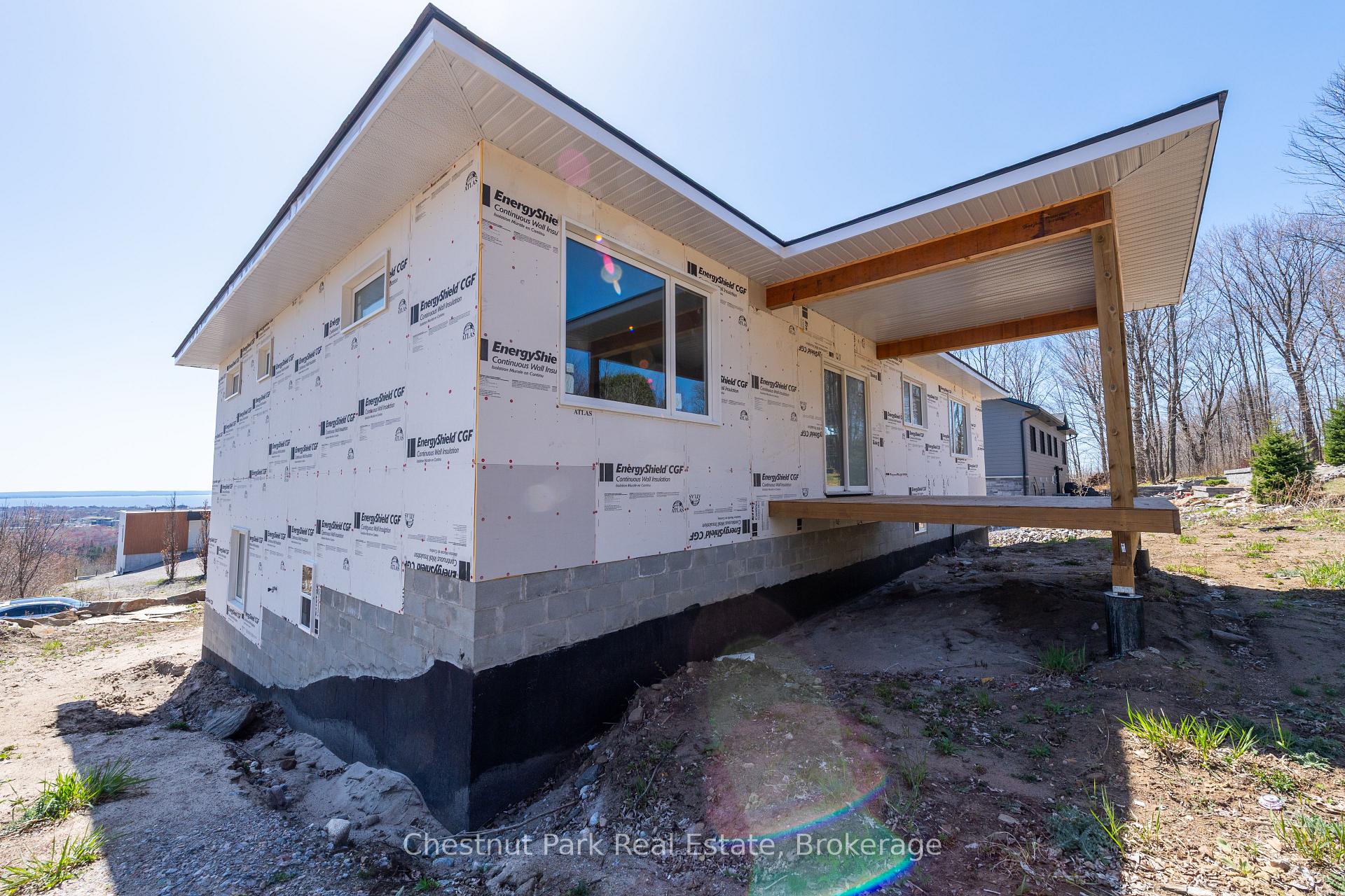 Photo 2 of 452 Surrey Drive, North Bay, Airport — HOMEH
