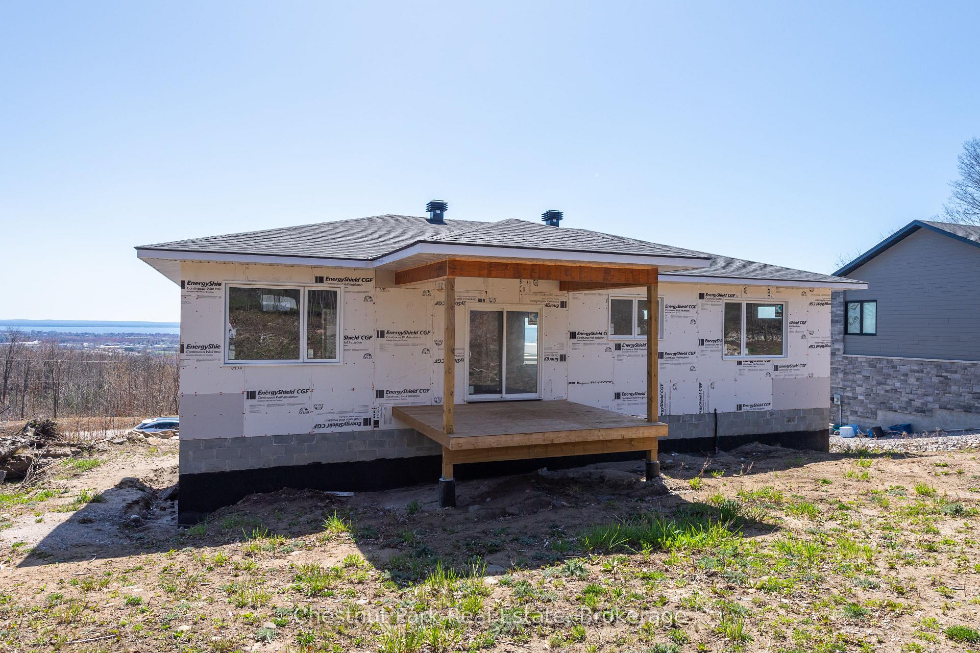 Photo 3 of 452 Surrey Drive, North Bay, Airport — HOMEH