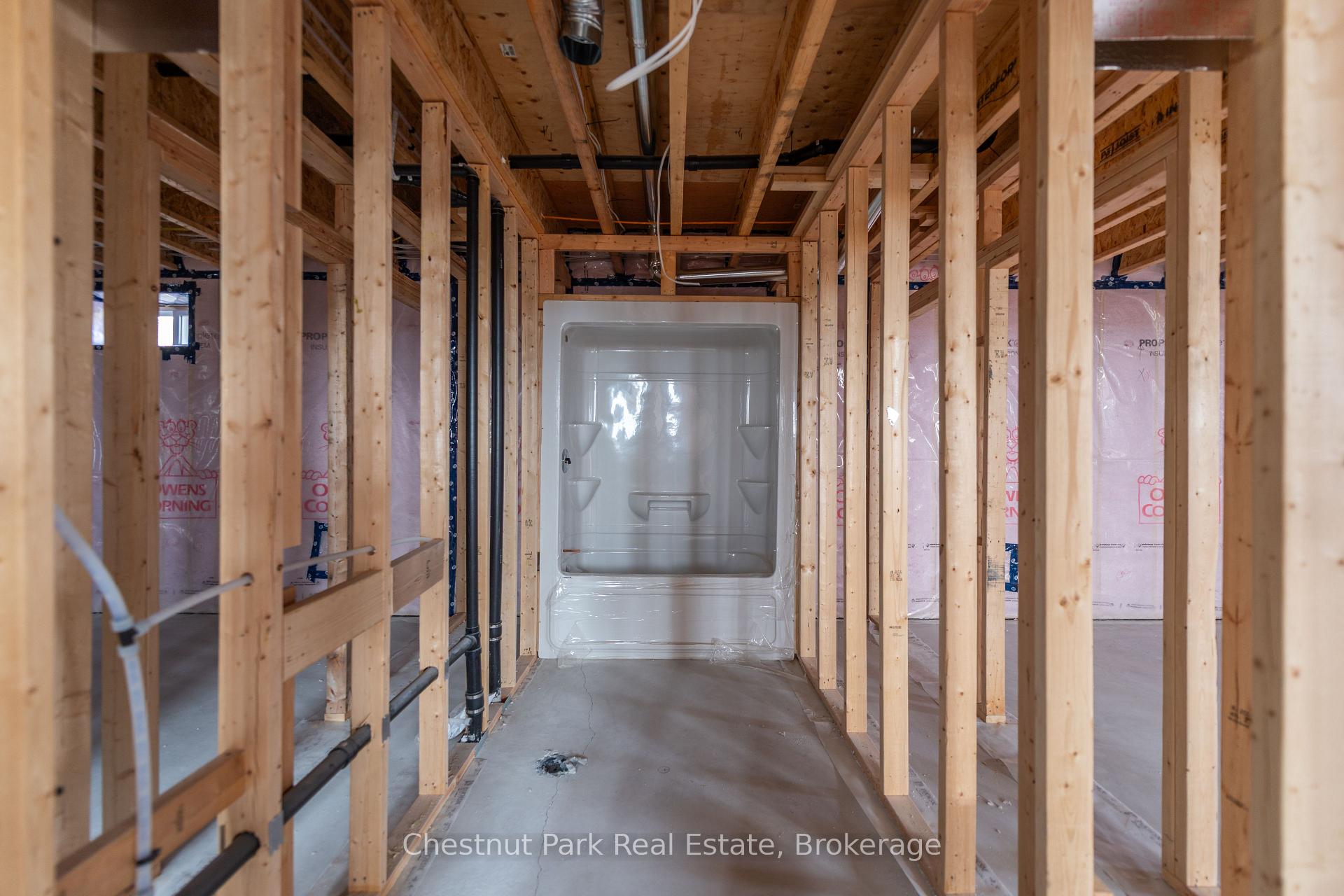 Photo 16 of 452 Surrey Drive, North Bay, Airport — HOMEH