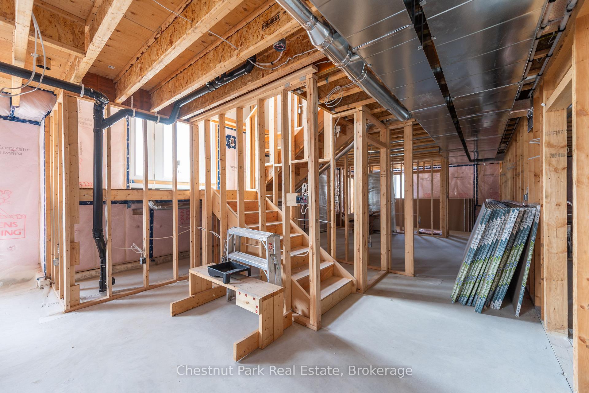 Photo 20 of 452 Surrey Drive, North Bay, Airport — HOMEH