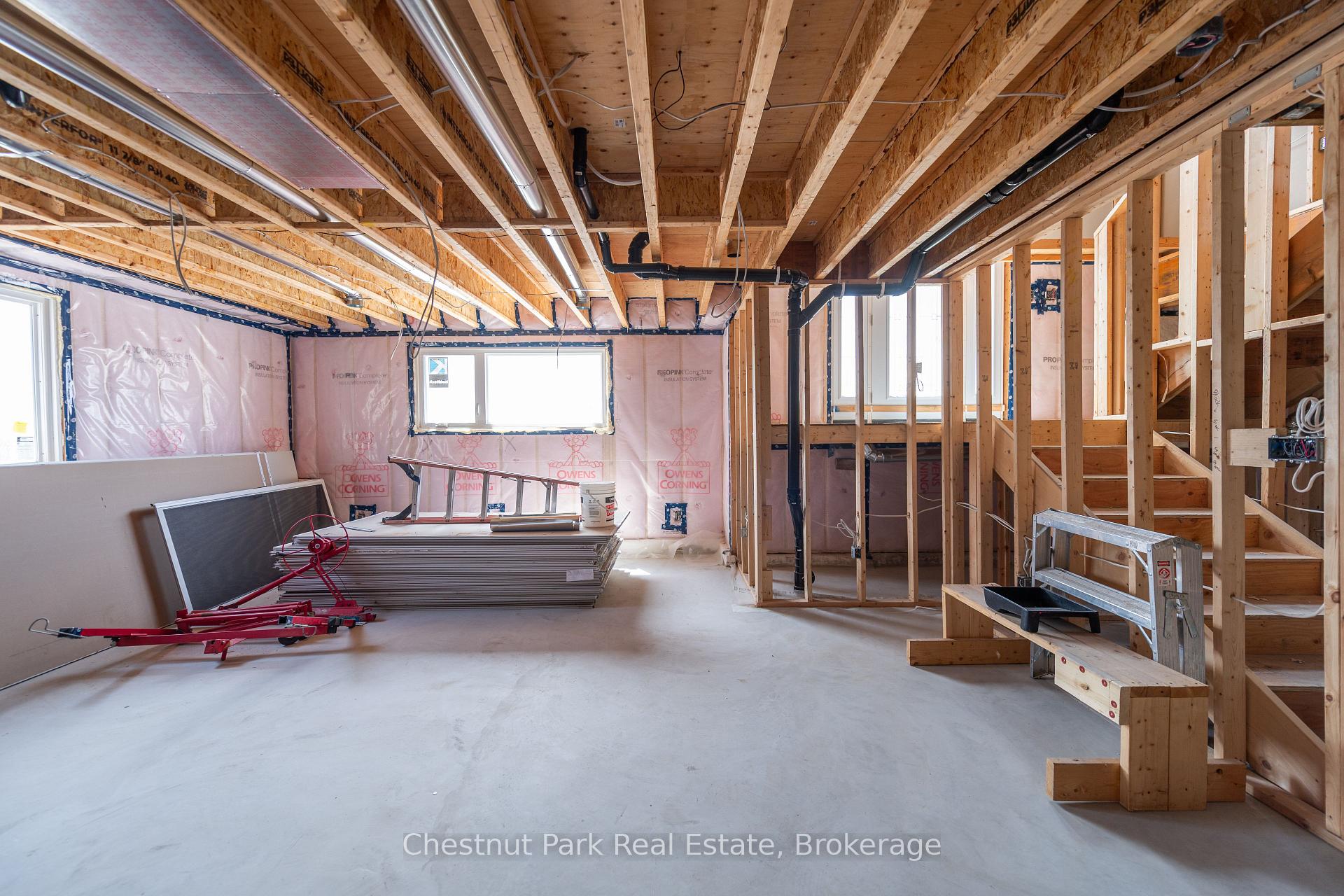 Photo 21 of 452 Surrey Drive, North Bay, Airport — HOMEH