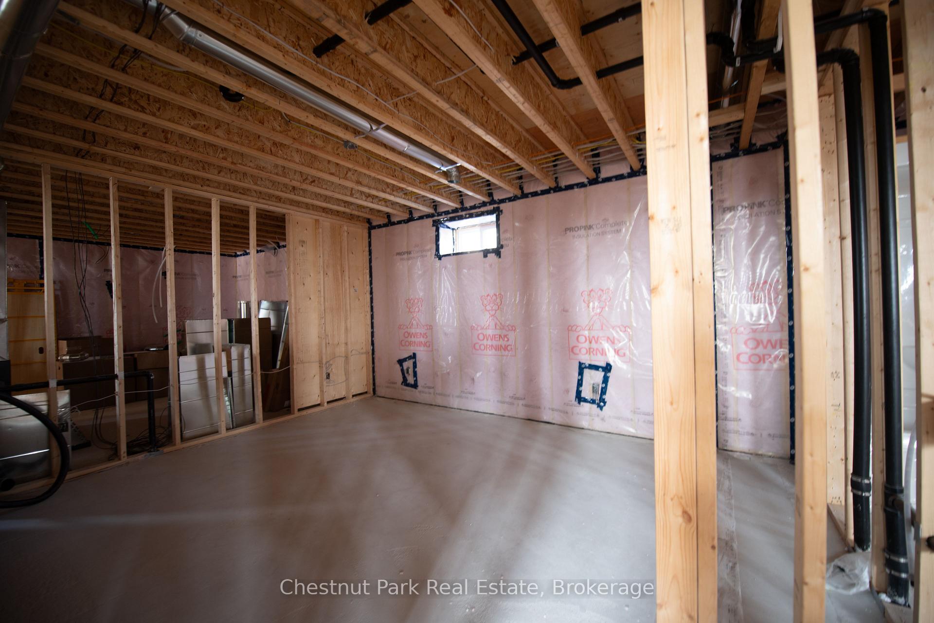 Photo 24 of 452 Surrey Drive, North Bay, Airport — HOMEH