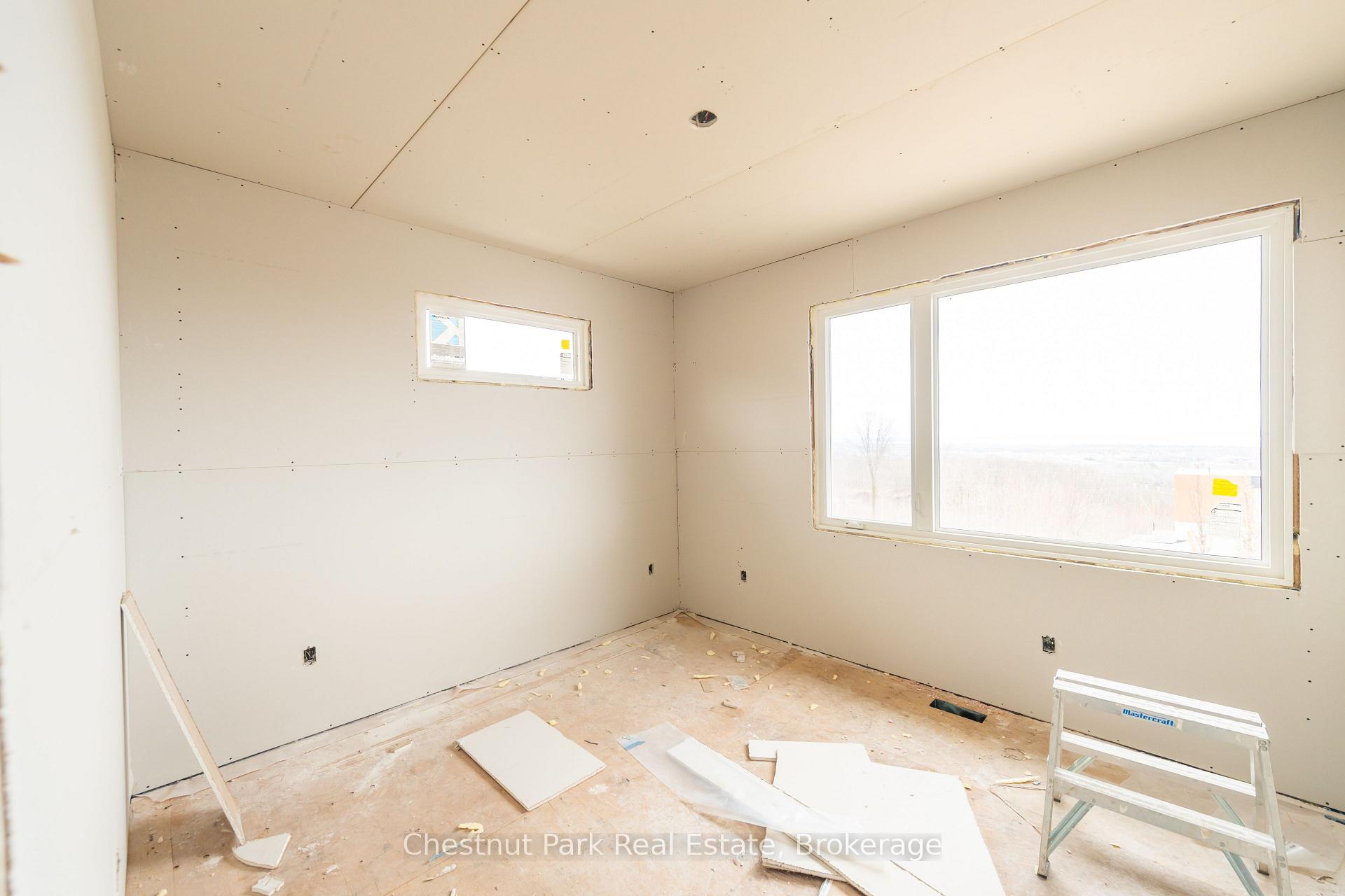 Photo 33 of 452 Surrey Drive, North Bay, Airport — HOMEH