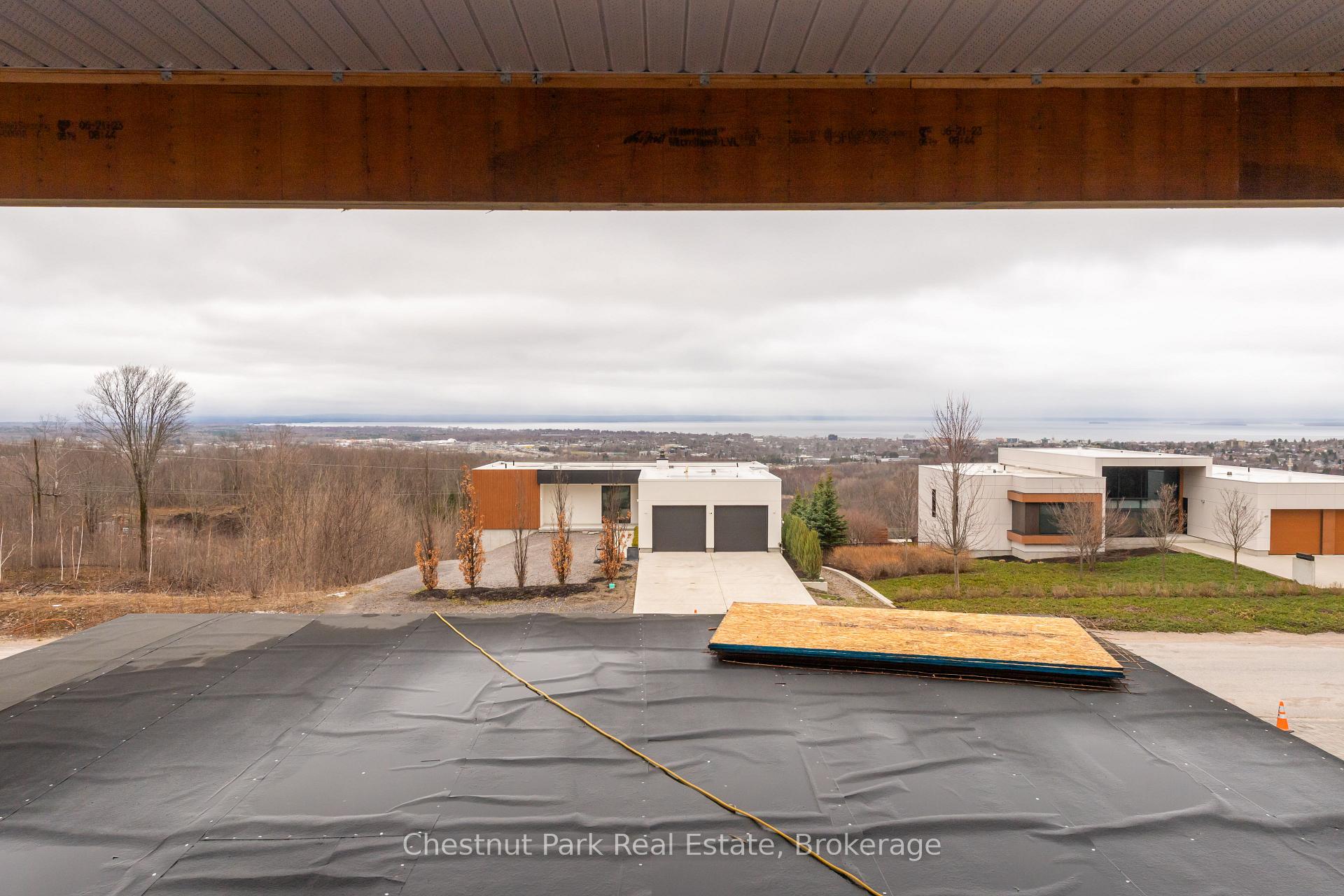 Photo 35 of 452 Surrey Drive, North Bay, Airport — HOMEH