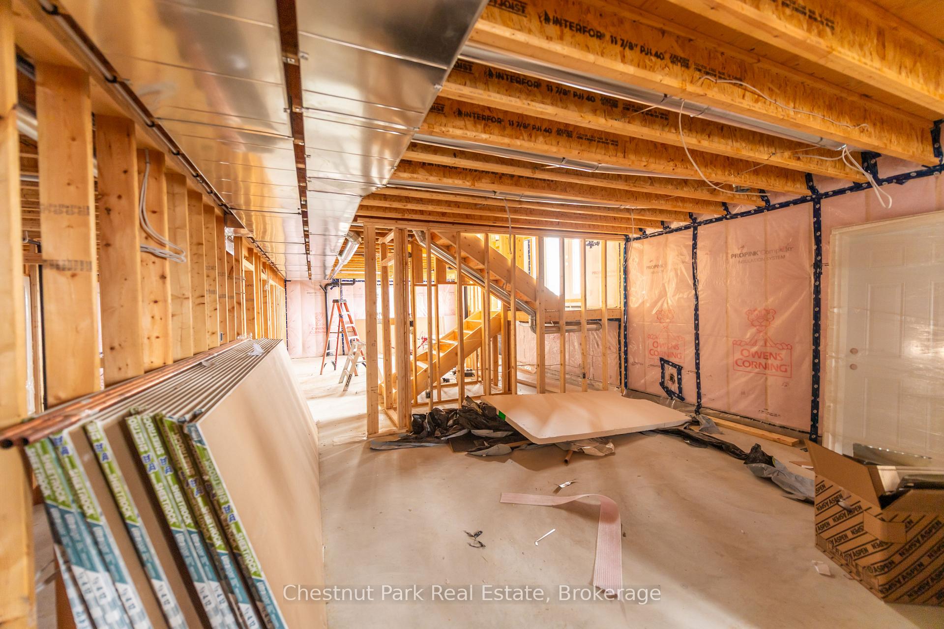 Photo 37 of 452 Surrey Drive, North Bay, Airport — HOMEH