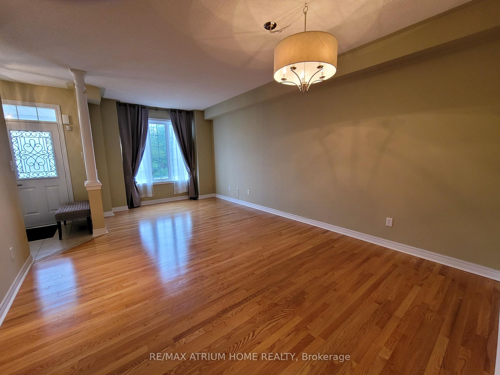 Photo 6 of 99 Hazelton Avenue, Markham, Victoria Manor-Jennings Gate — HOMEH