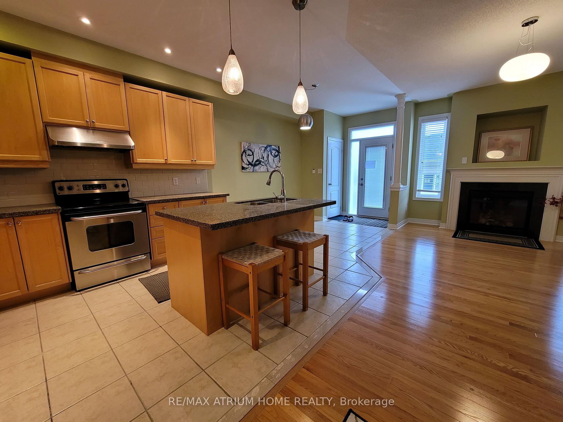 Photo 8 of 99 Hazelton Avenue, Markham, Victoria Manor-Jennings Gate — HOMEH
