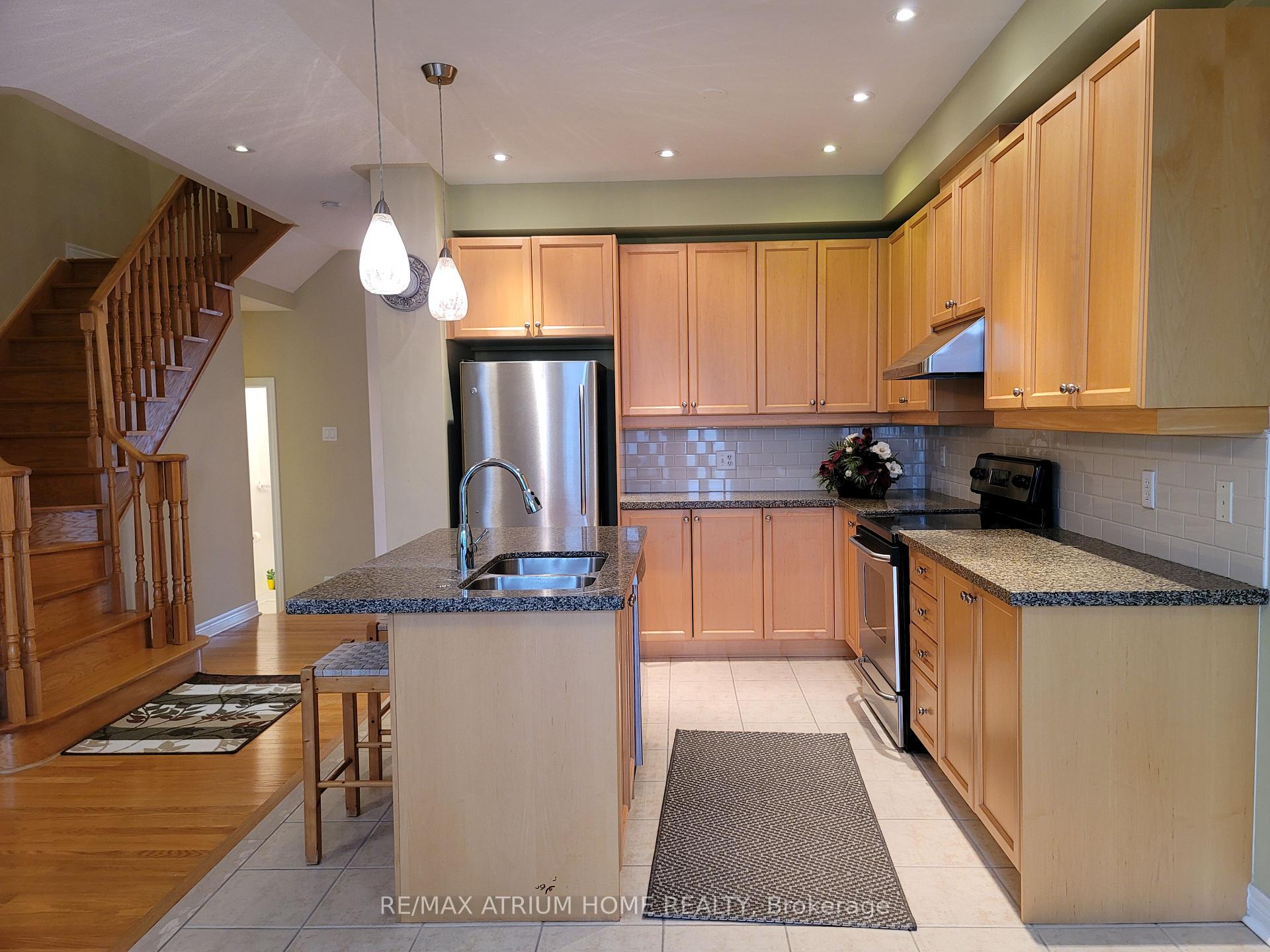 Photo 10 of 99 Hazelton Avenue, Markham, Victoria Manor-Jennings Gate — HOMEH