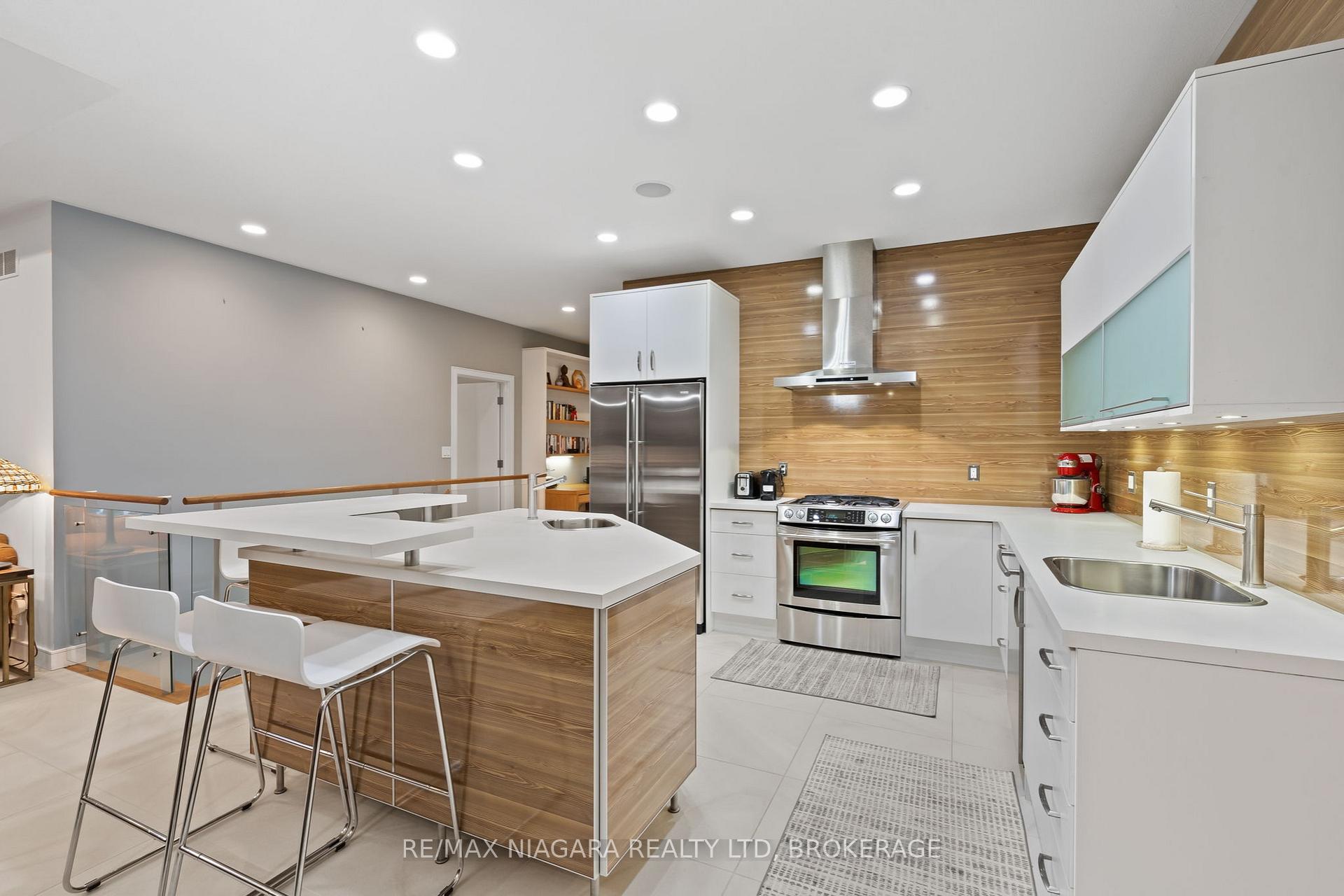 Photo 6 of 16 Timmsdale Crescent, Pelham, Fonthill — HOMEH