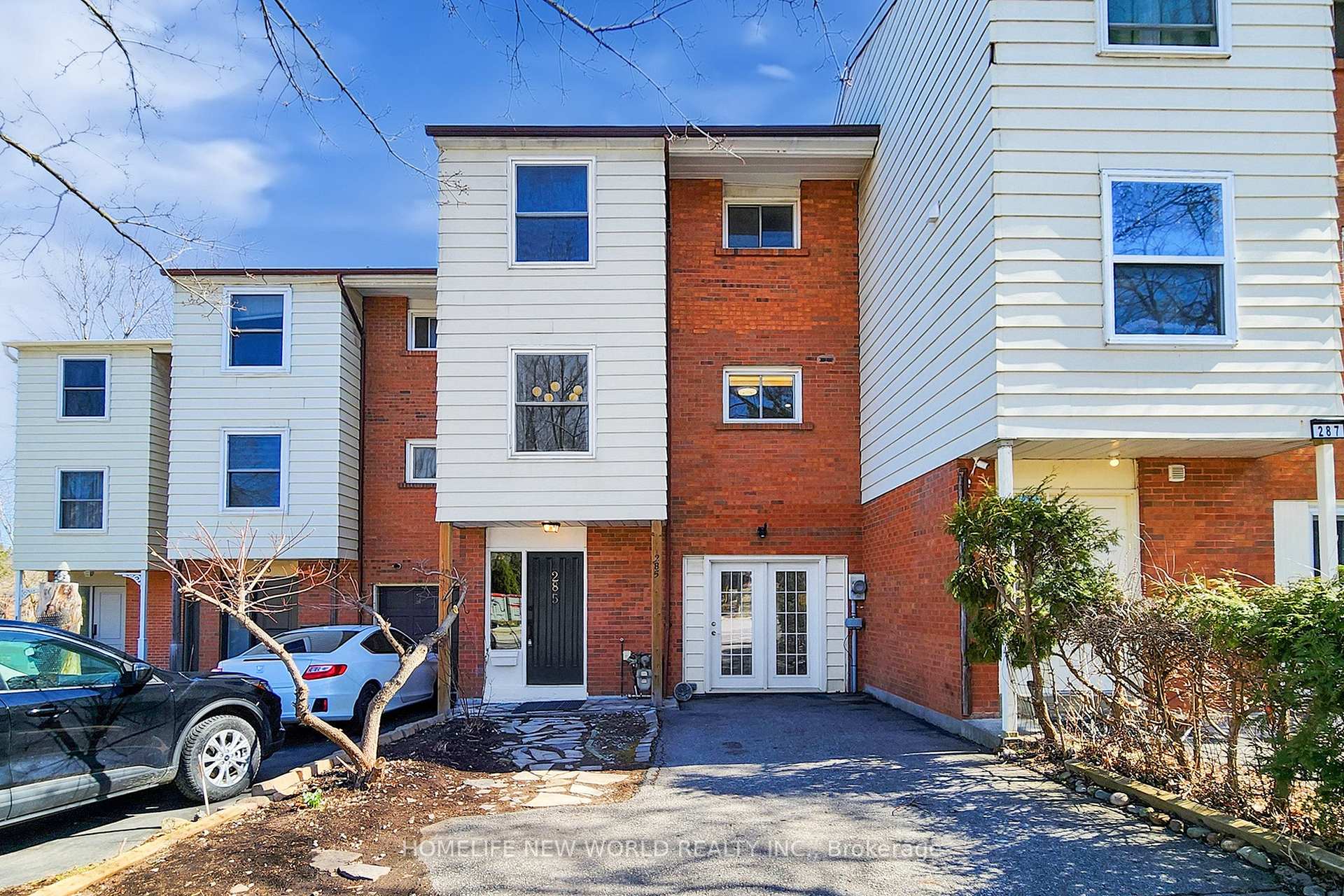 Photo 1 of 285 Lorne Avenue, Newmarket, Central Newmarket — HOMEH