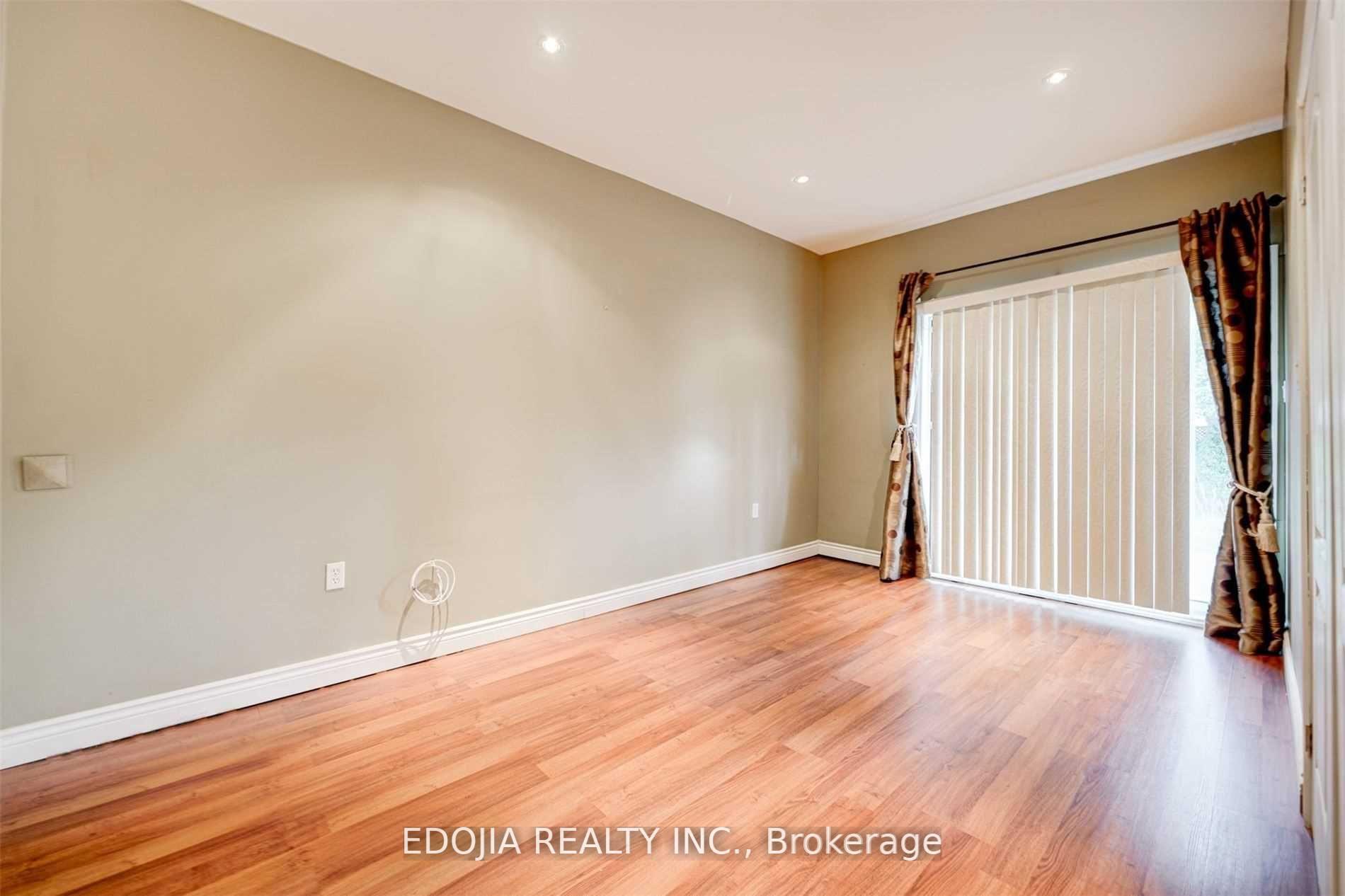 Photo 2 of 74 James Scott Road, Markham, Vinegar Hill — HOMEH