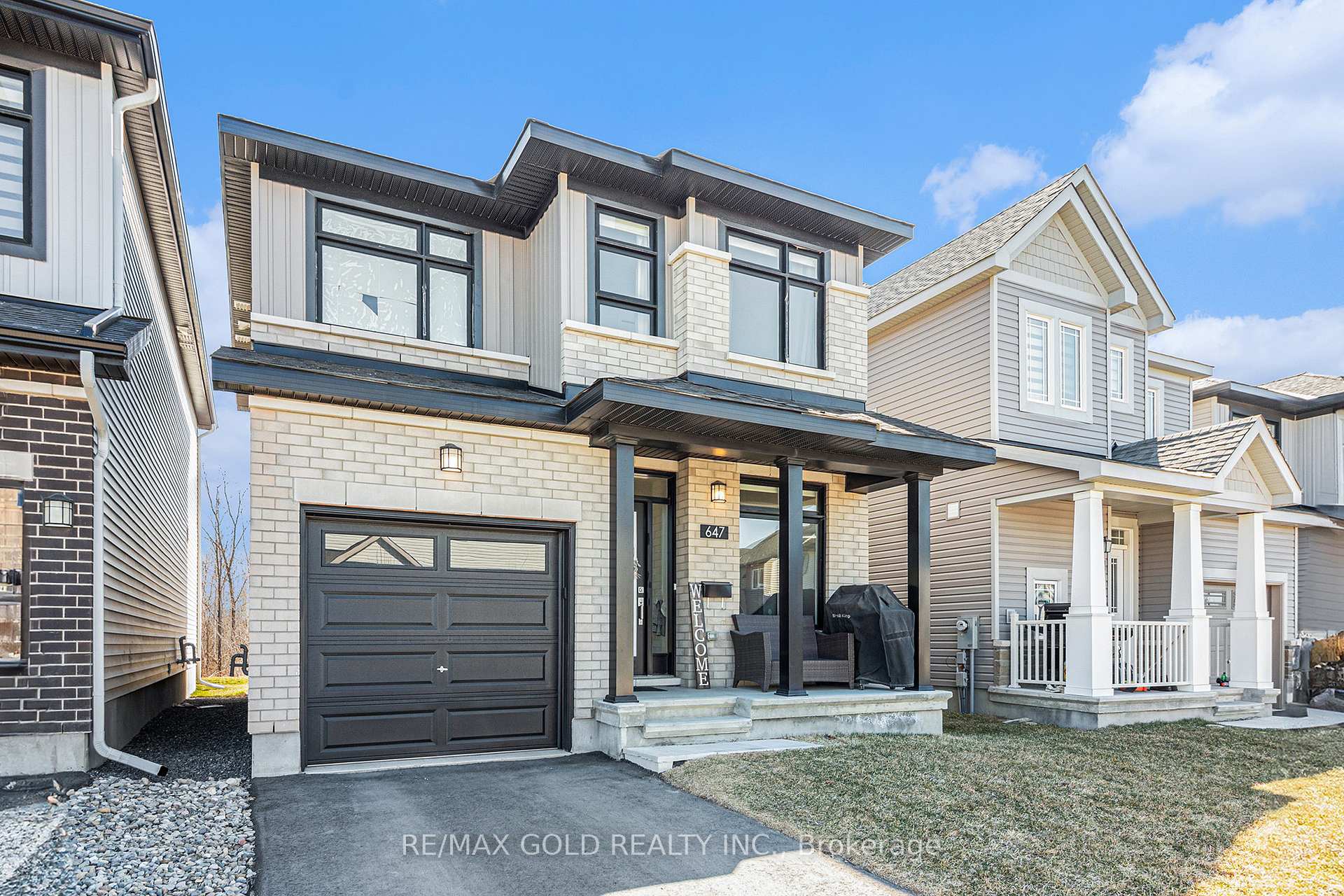 Photo 2 of 647 Persimmon Way, Ottawa, Chapel Hill South - Orleans Village — HOMEH