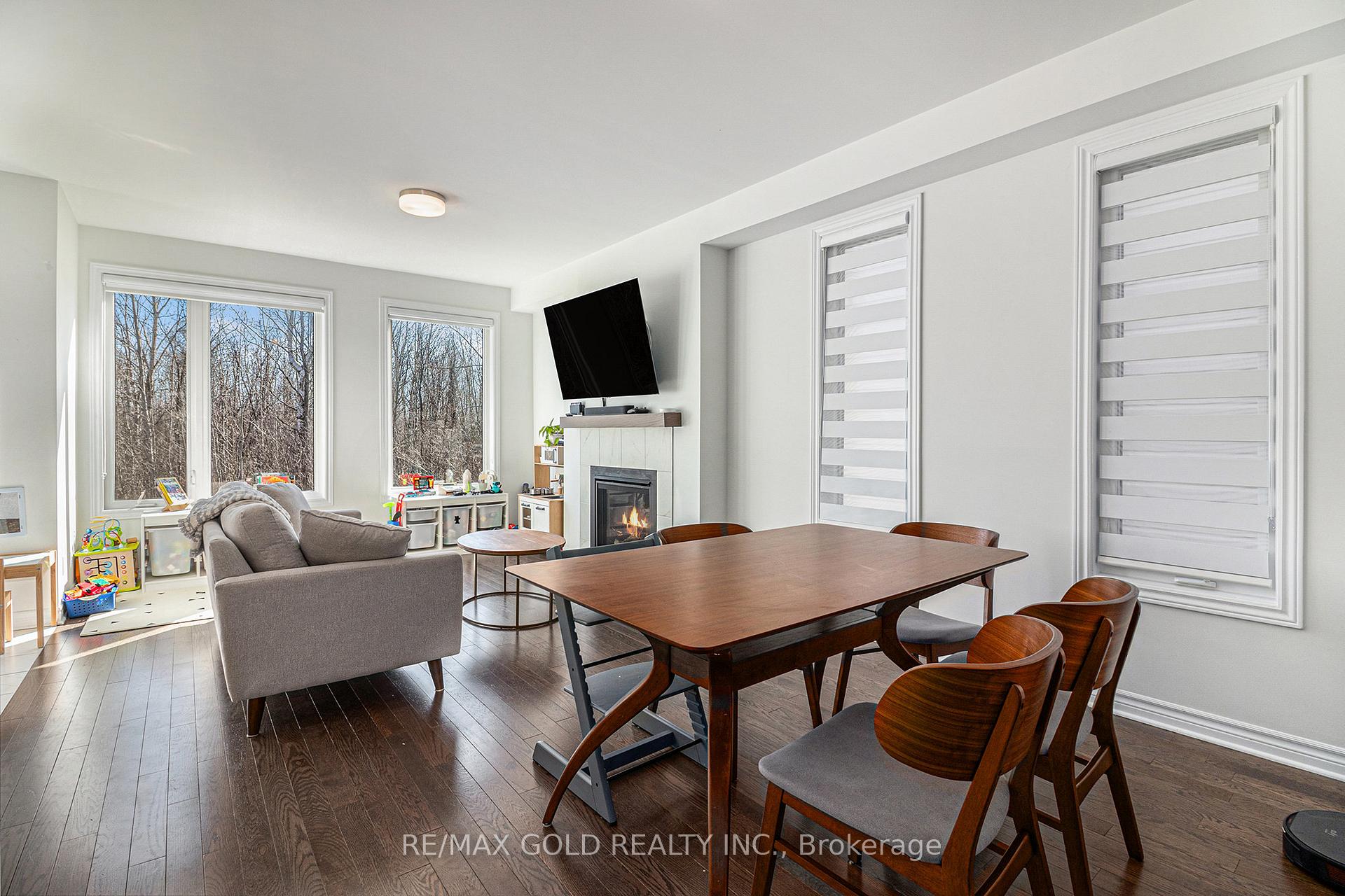 Photo 7 of 647 Persimmon Way, Ottawa, Chapel Hill South - Orleans Village — HOMEH