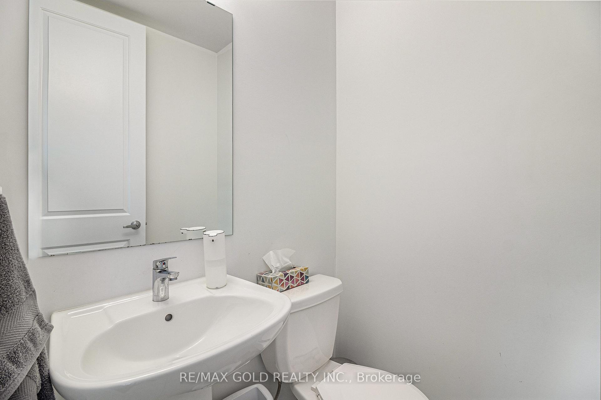 Photo 14 of 647 Persimmon Way, Ottawa, Chapel Hill South - Orleans Village — HOMEH