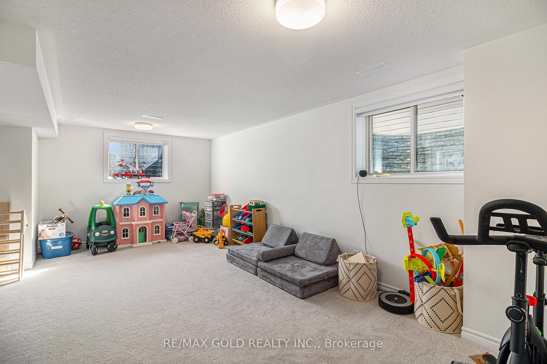 Photo 21 of 647 Persimmon Way, Ottawa, Chapel Hill South - Orleans Village — HOMEH