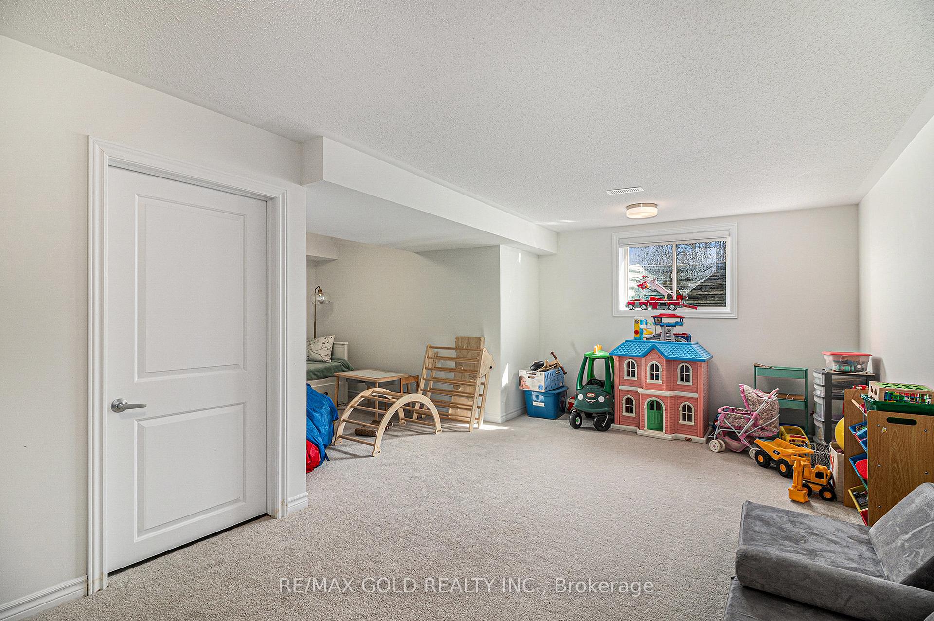 Photo 22 of 647 Persimmon Way, Ottawa, Chapel Hill South - Orleans Village — HOMEH
