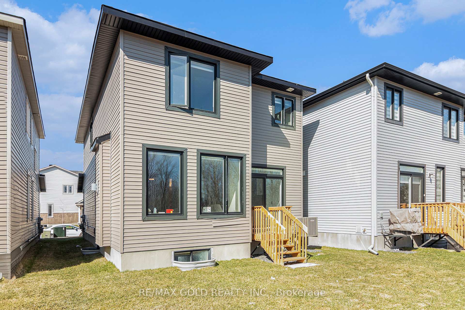 Photo 25 of 647 Persimmon Way, Ottawa, Chapel Hill South - Orleans Village — HOMEH