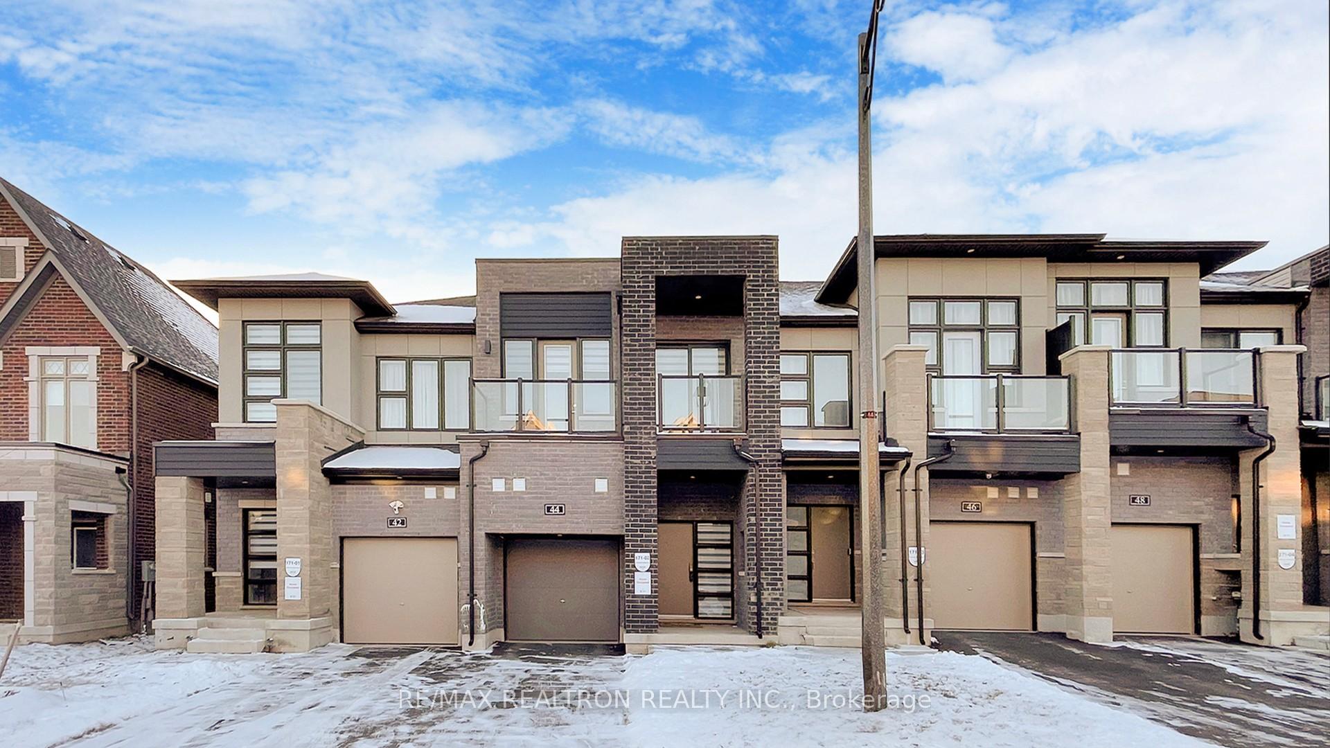 Front of 44 Harvey Bunker Crescent