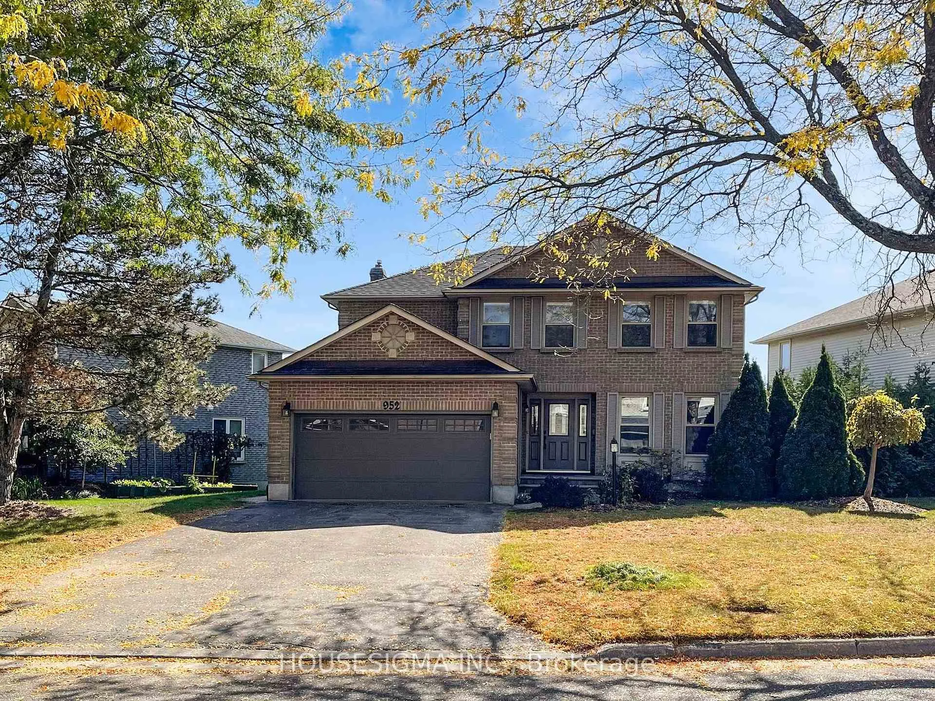 Front of 952 Peggoty Circle