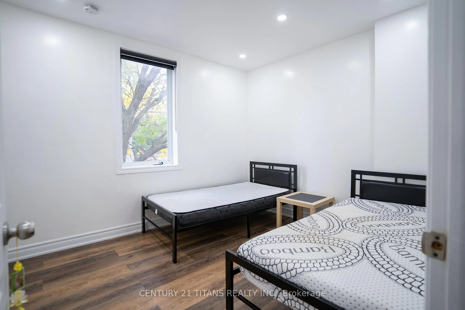 Photo 3 of 115 ritson Road S, Oshawa, Central — HOMEH