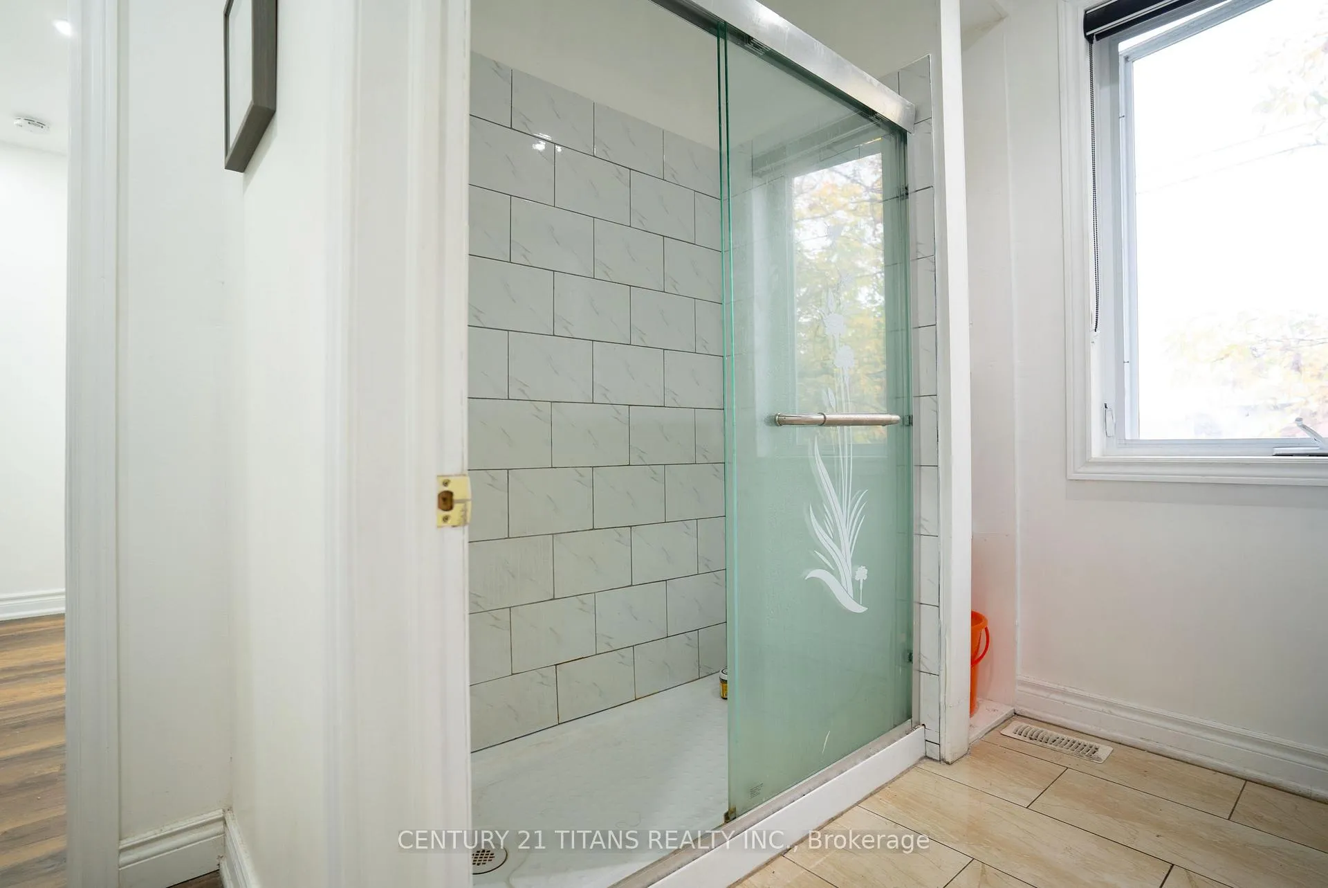 Photo 6 of 115 ritson Road S, Oshawa, Central — HOMEH