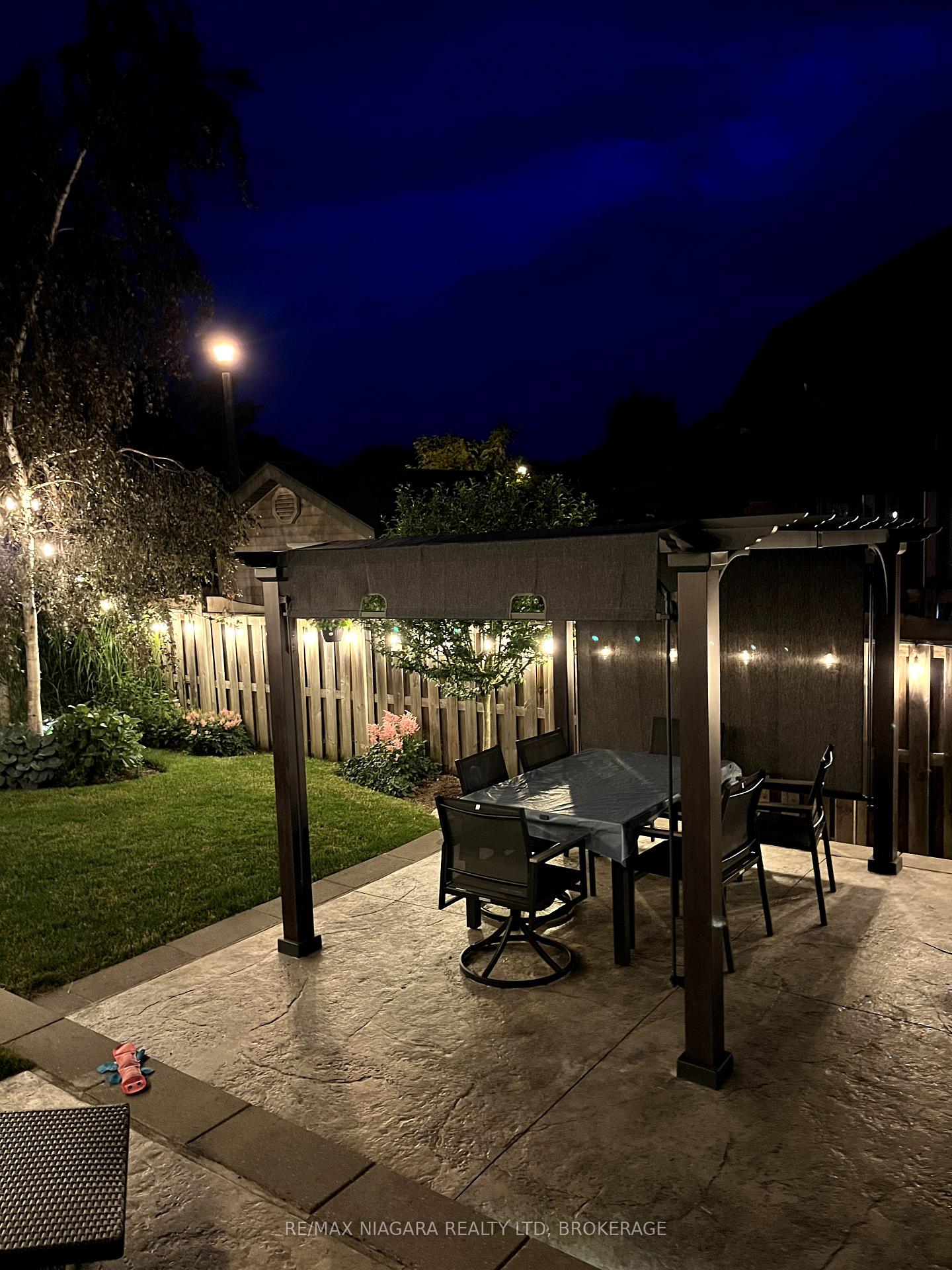 Photo 11 of 2 Buckley Terrace, Pelham, Fonthill — HOMEH
