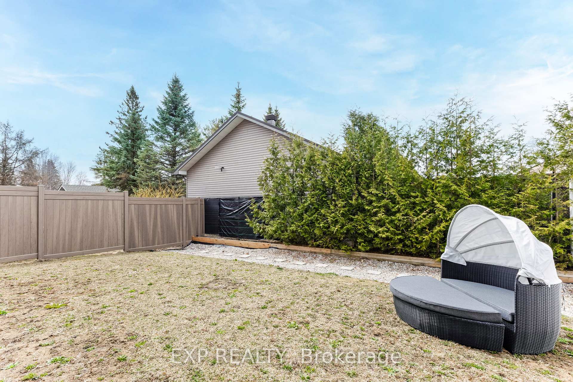 Photo 3 of 134 Aubrais Crescent, Ottawa, Chapel Hill South - Orleans Village — HOMEH