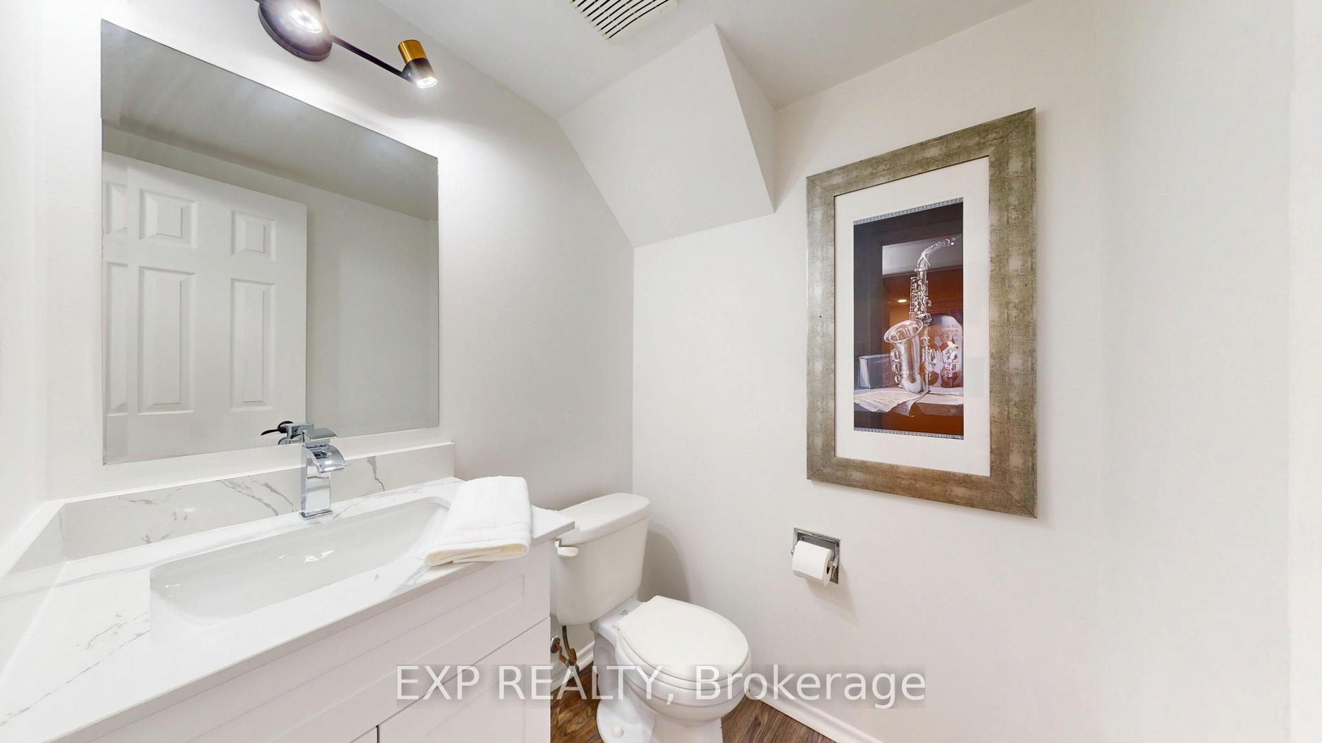 Photo 27 of 65 Lowe Boulevard, Newmarket, Huron Heights-Leslie Valley — HOMEH