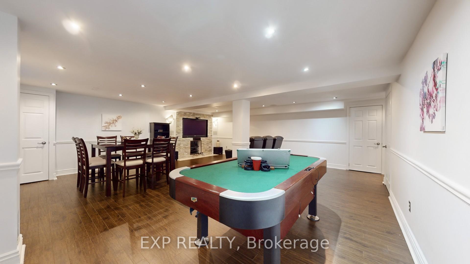 Photo 29 of 65 Lowe Boulevard, Newmarket, Huron Heights-Leslie Valley — HOMEH