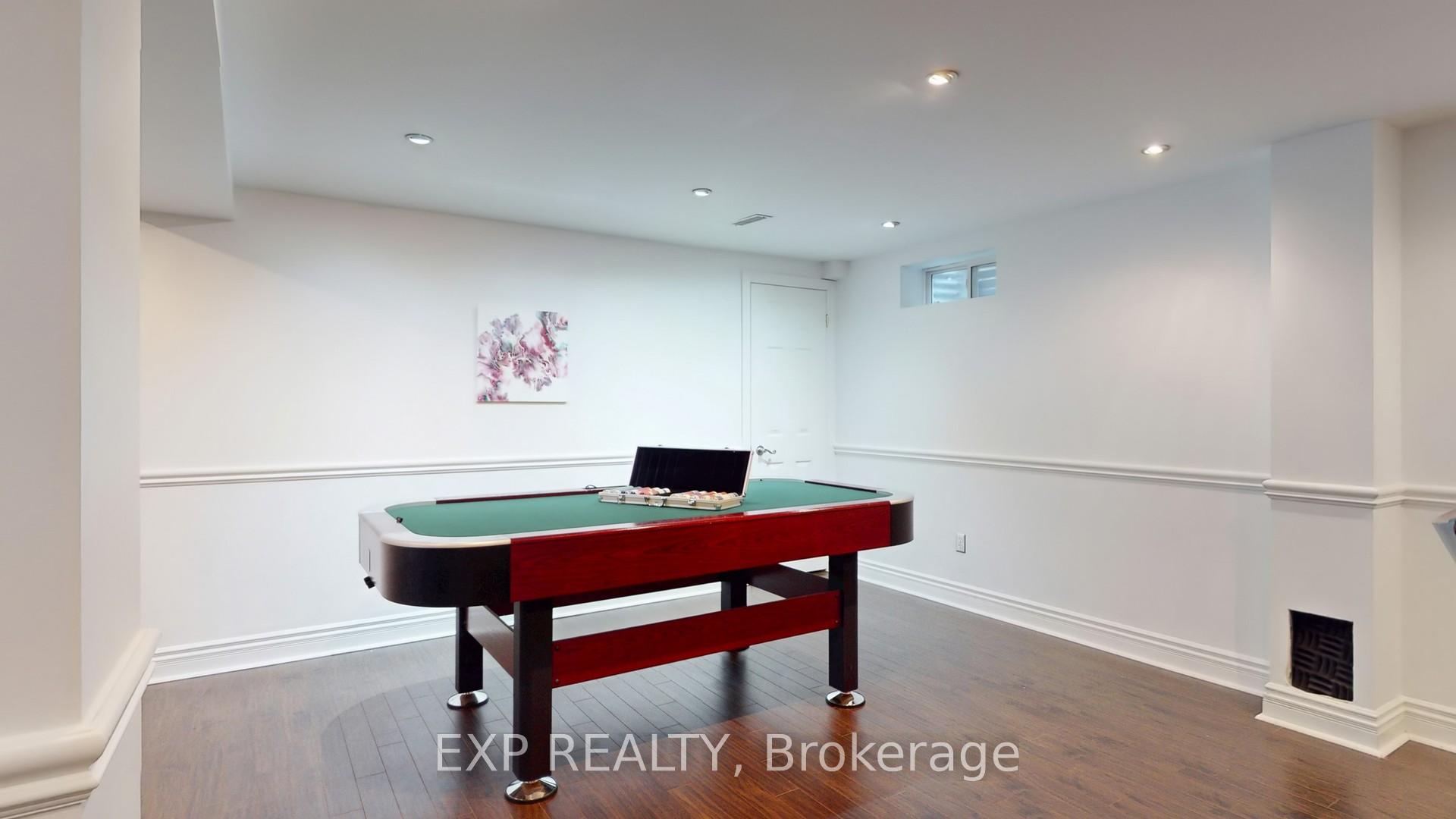 Photo 30 of 65 Lowe Boulevard, Newmarket, Huron Heights-Leslie Valley — HOMEH