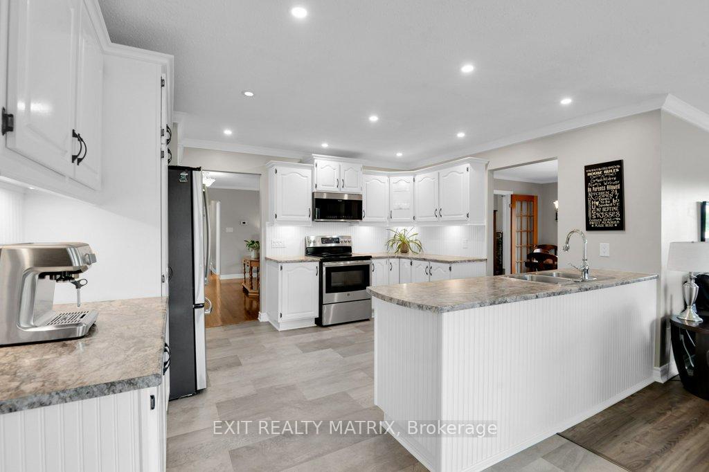 Photo 7 of 842 Apple Lane, Ottawa, Cumberland Ridge — HOMEH