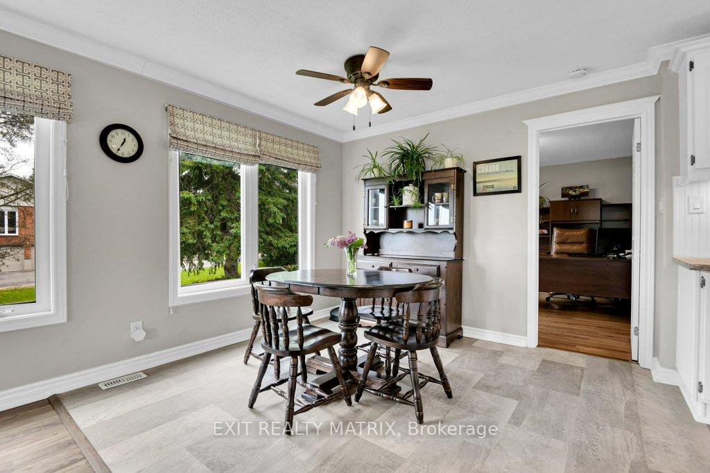 Photo 10 of 842 Apple Lane, Ottawa, Cumberland Ridge — HOMEH