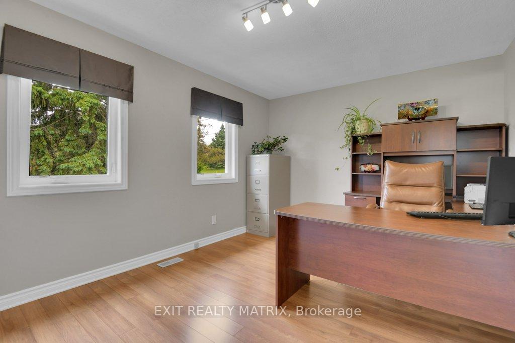 Photo 12 of 842 Apple Lane, Ottawa, Cumberland Ridge — HOMEH