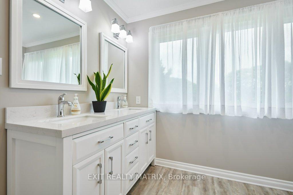Photo 16 of 842 Apple Lane, Ottawa, Cumberland Ridge — HOMEH
